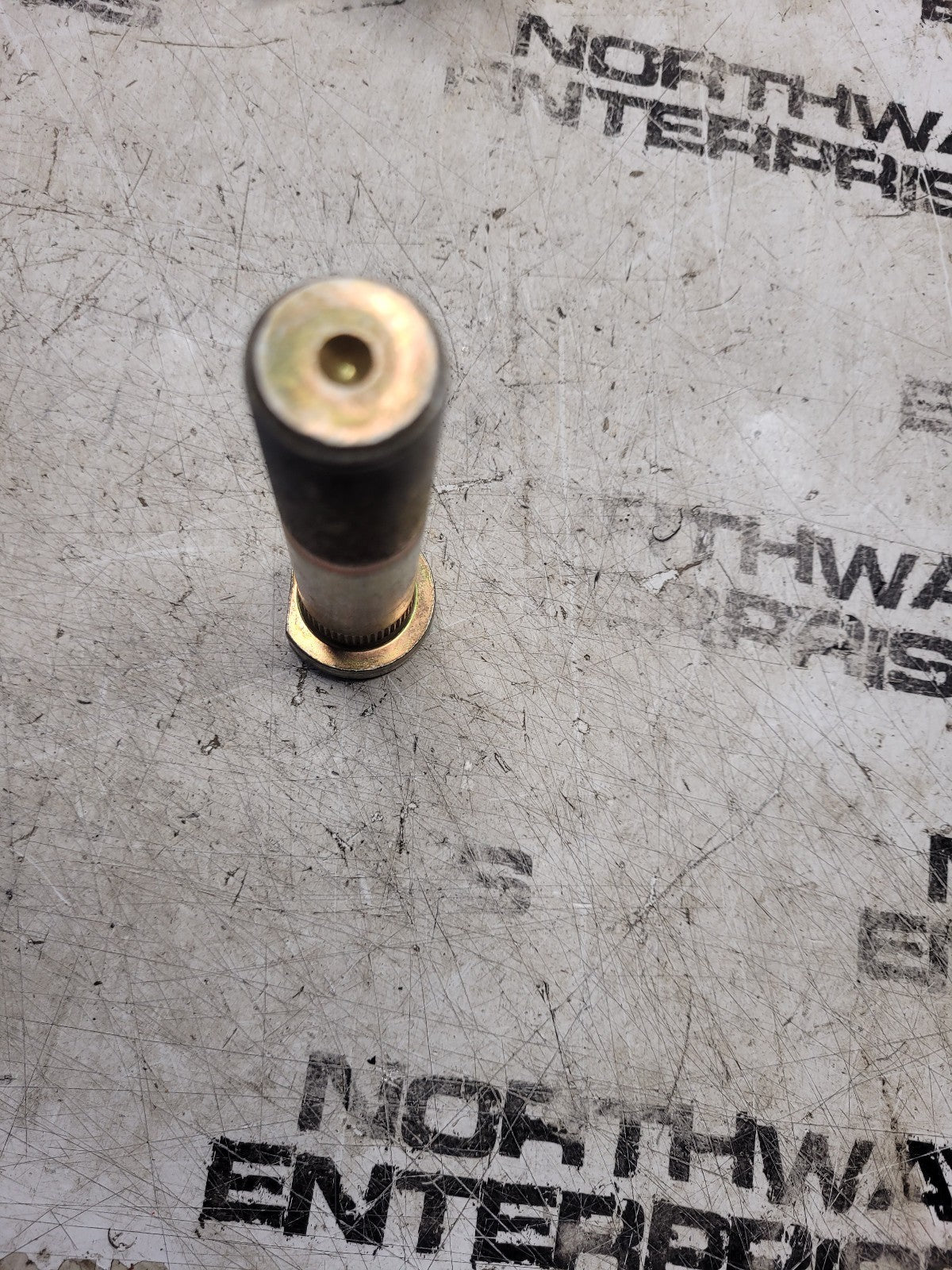 NEW 72310539 AGCO WHEEL STUD WHEEL BOLT M22X1