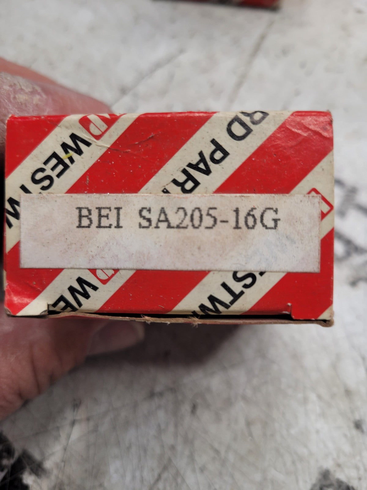 SA205-16G Insert Bearing 1" Bore RE-LUBABLE w/Eccentric Locking Collar
