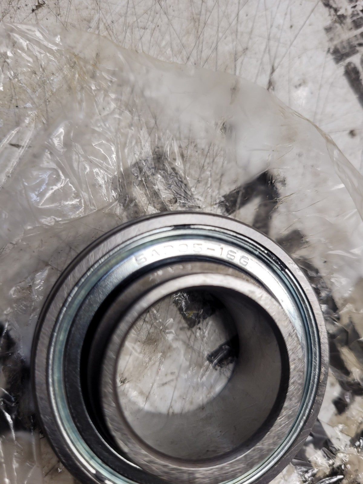 SA205-16G Insert Bearing 1" Bore RE-LUBABLE w/Eccentric Locking Collar