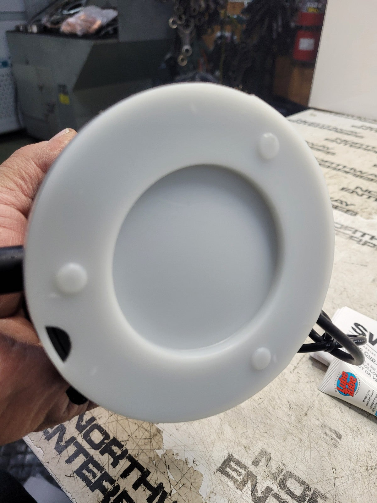 NEW SWS 201ZS-12V-A LED AMBER BEACON SUCTION CUP MOUNT