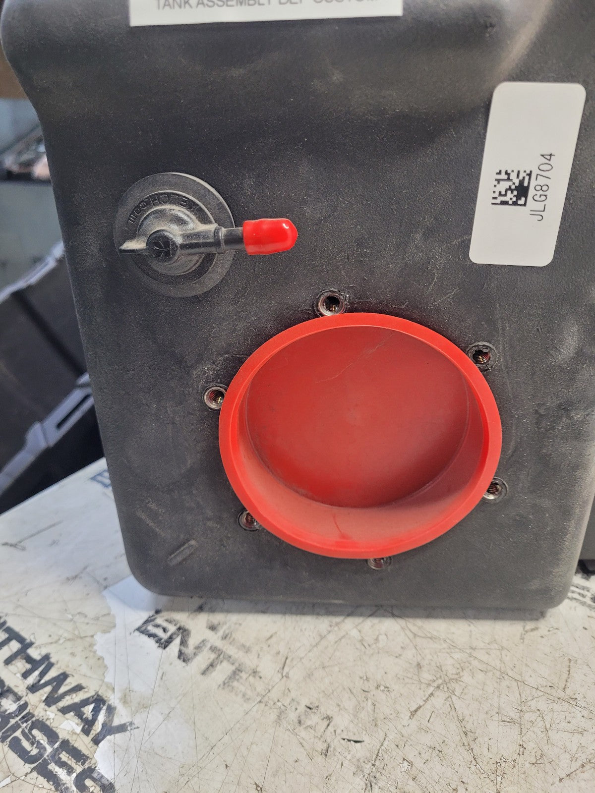 JLG DEF TANK ASSEMBLY 1001289561S M.1001289561s