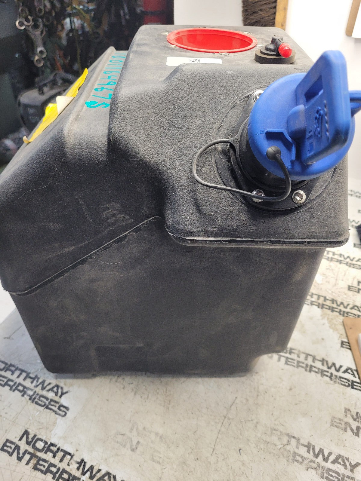 JLG DEF TANK ASSEMBLY 1001164967S