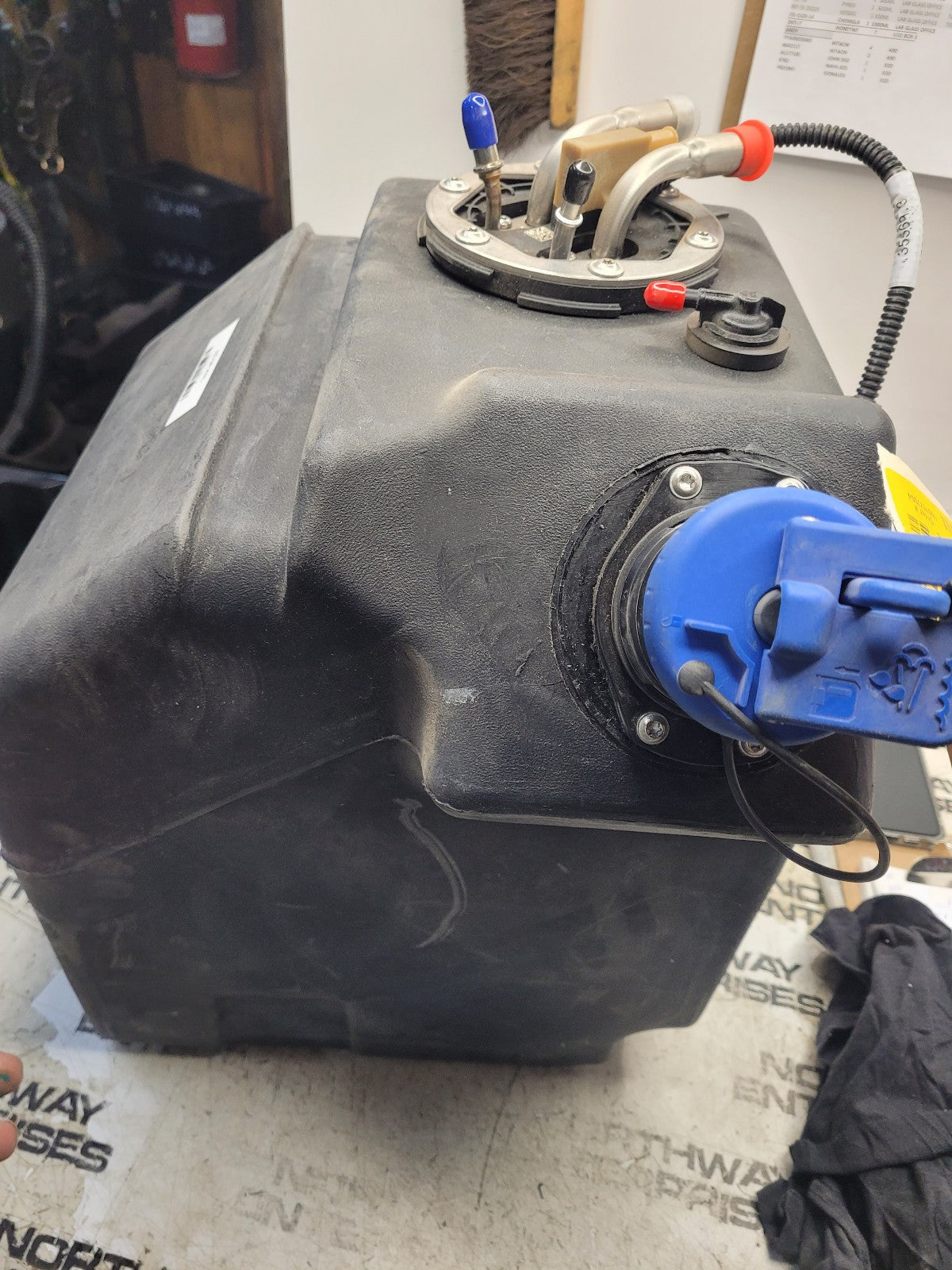 JLG DEF TANK 1001289559S W/ HEADER SENDING UNIT 1001278919S