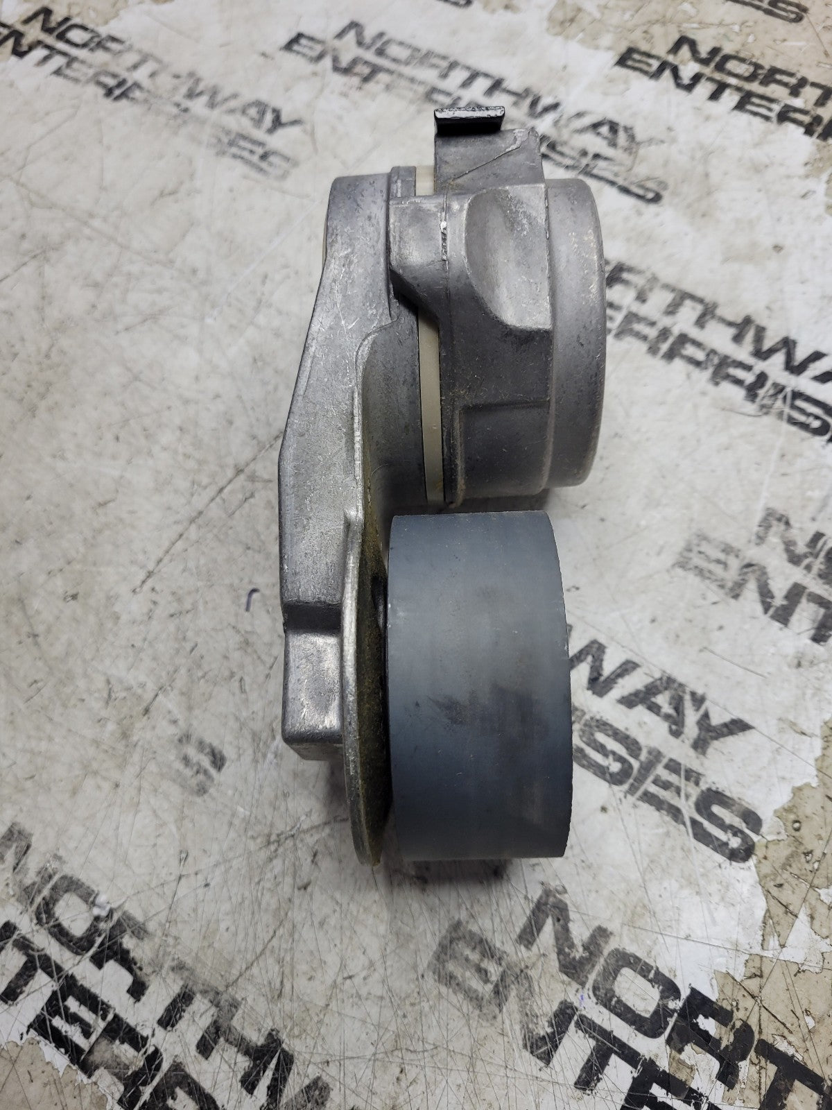 NEW OEM CUMMINS 3976833 BELT TENSIONER XTREME PN 13984-037