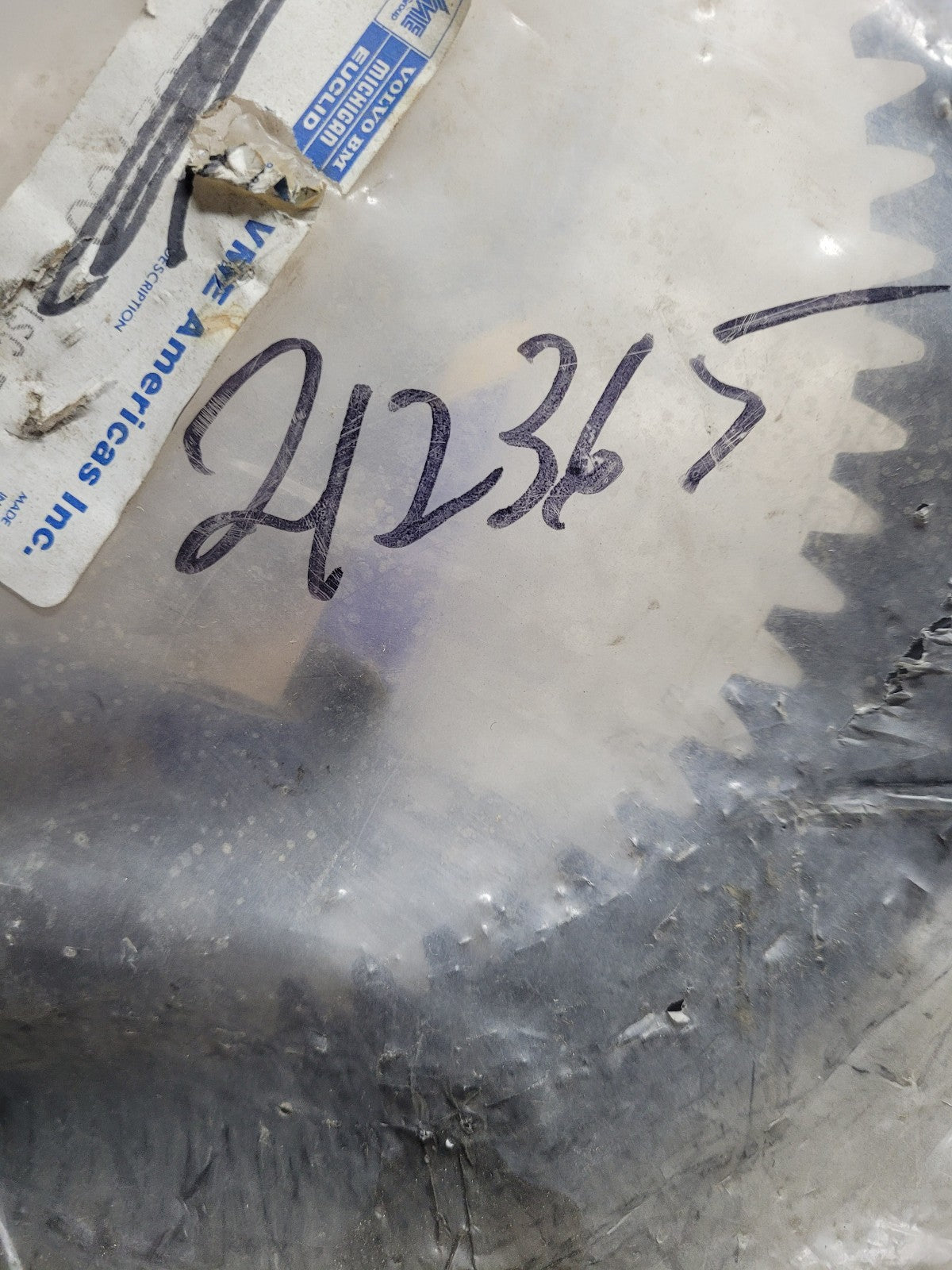 LOT OF 2 CLUTCH DISCS 232780 212365