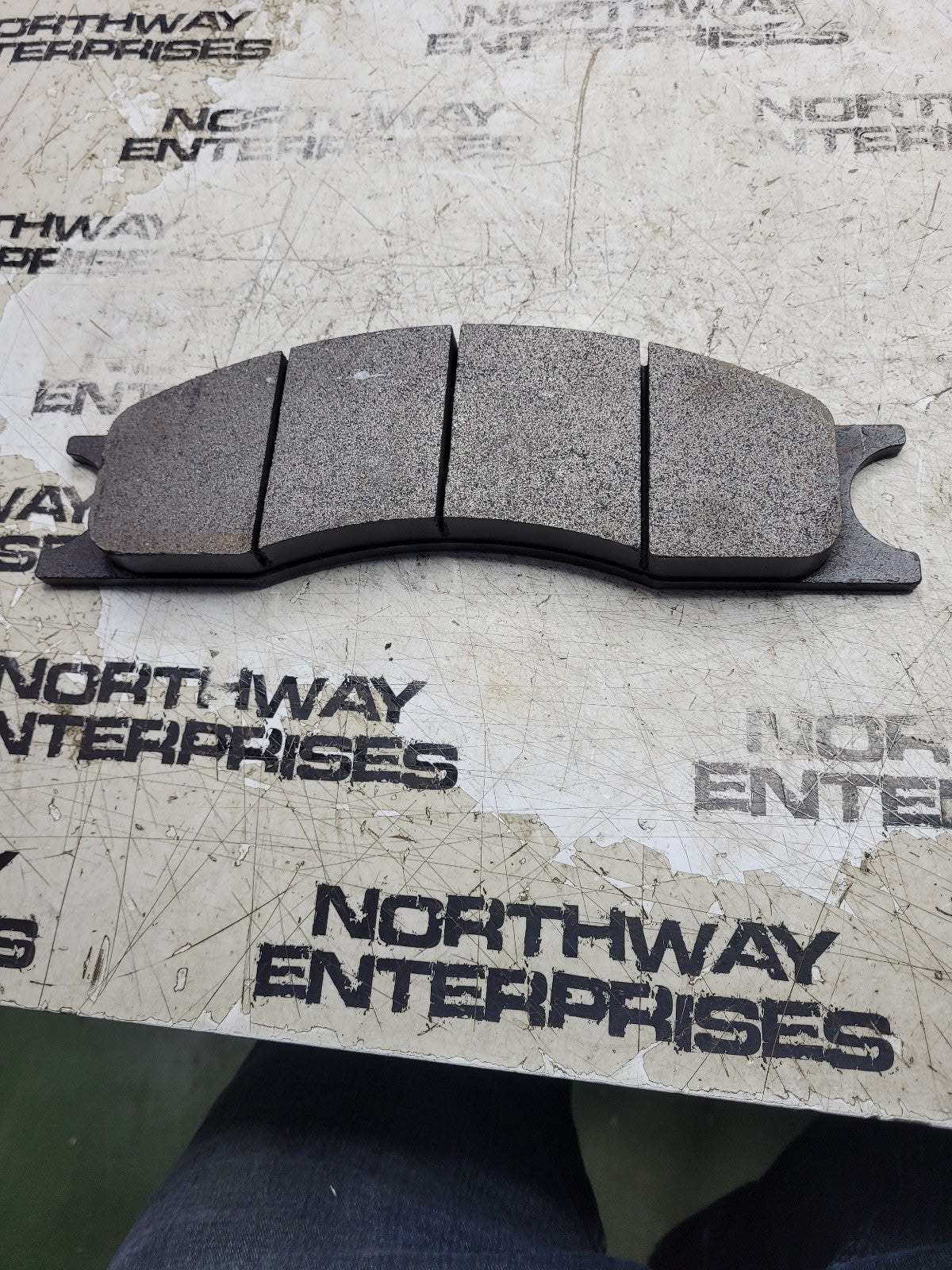 New Set of 2 Clark brake pads 947932