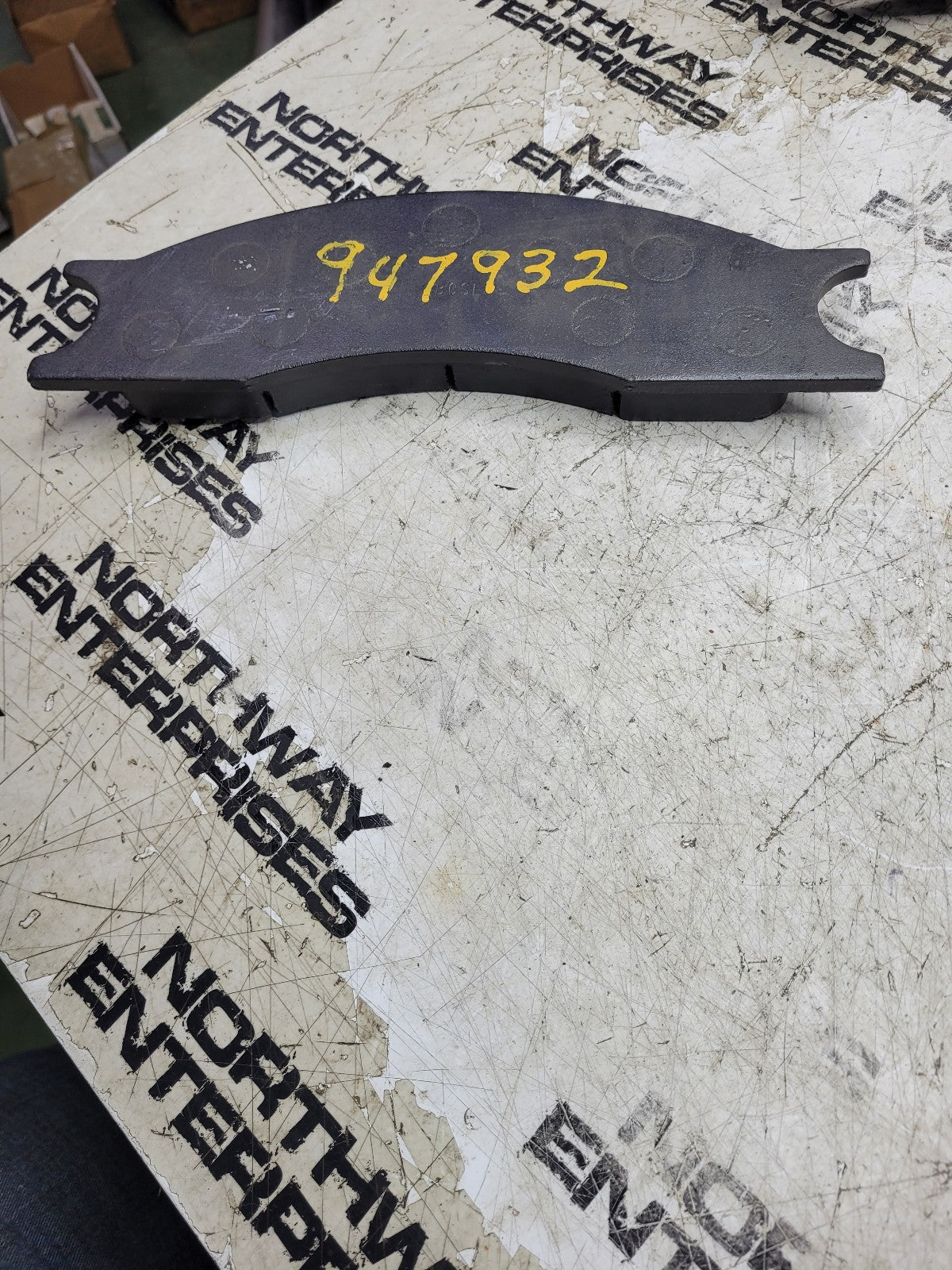 New Set of 2 Clark brake pads 947932