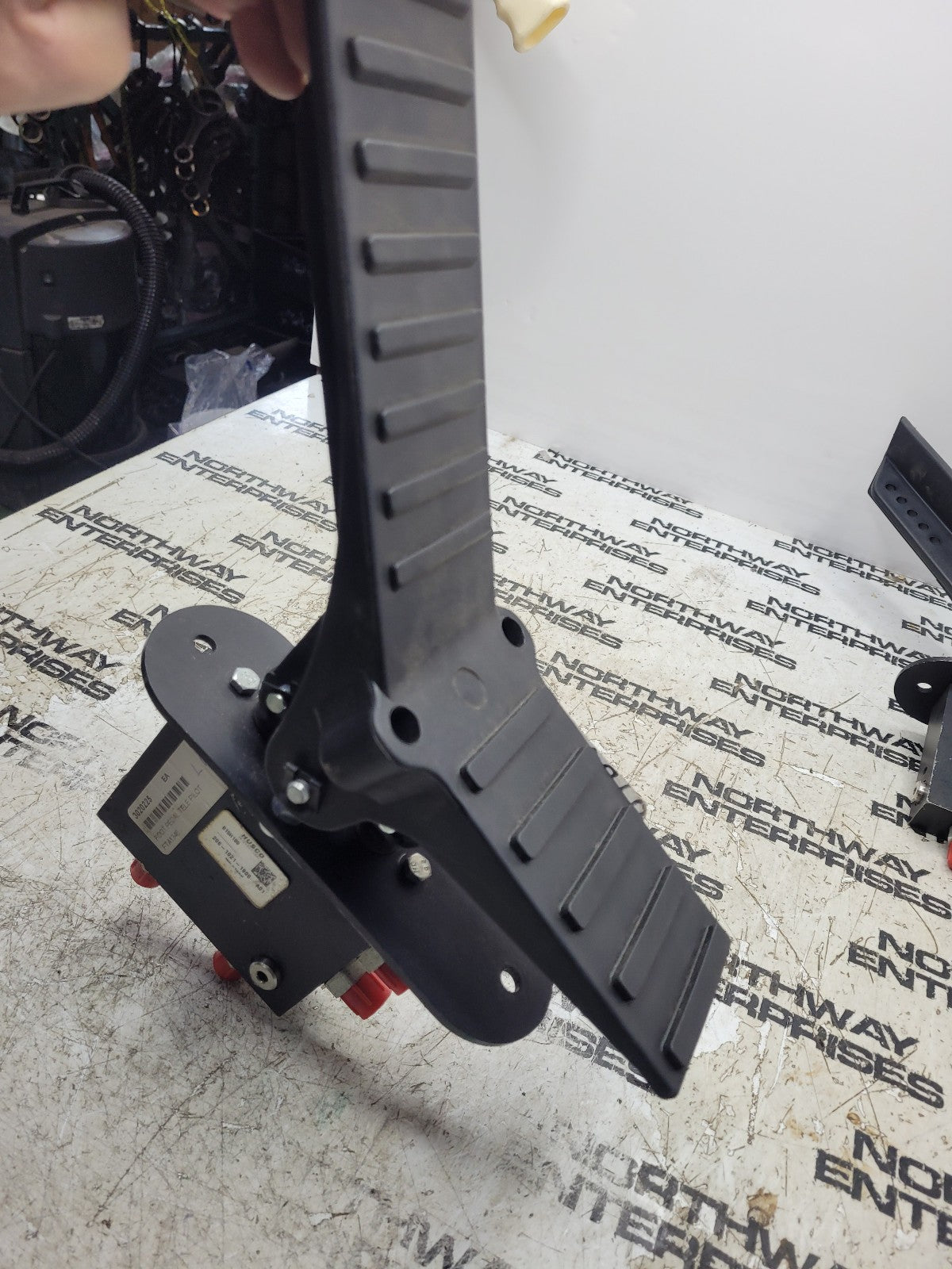 NEW HUSCO 206-1021-1900 A01 B15H189 FOOT PEDAL TELE PILOT 3020225 FTA1346