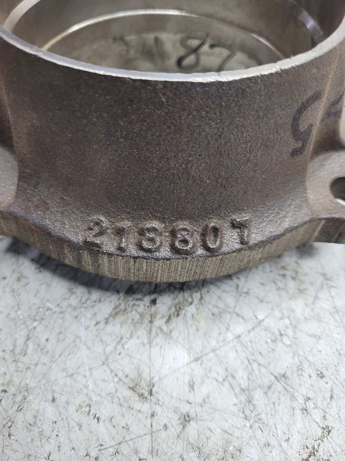 NEW Dana Spicer 218735 - BEARING CAP 218807