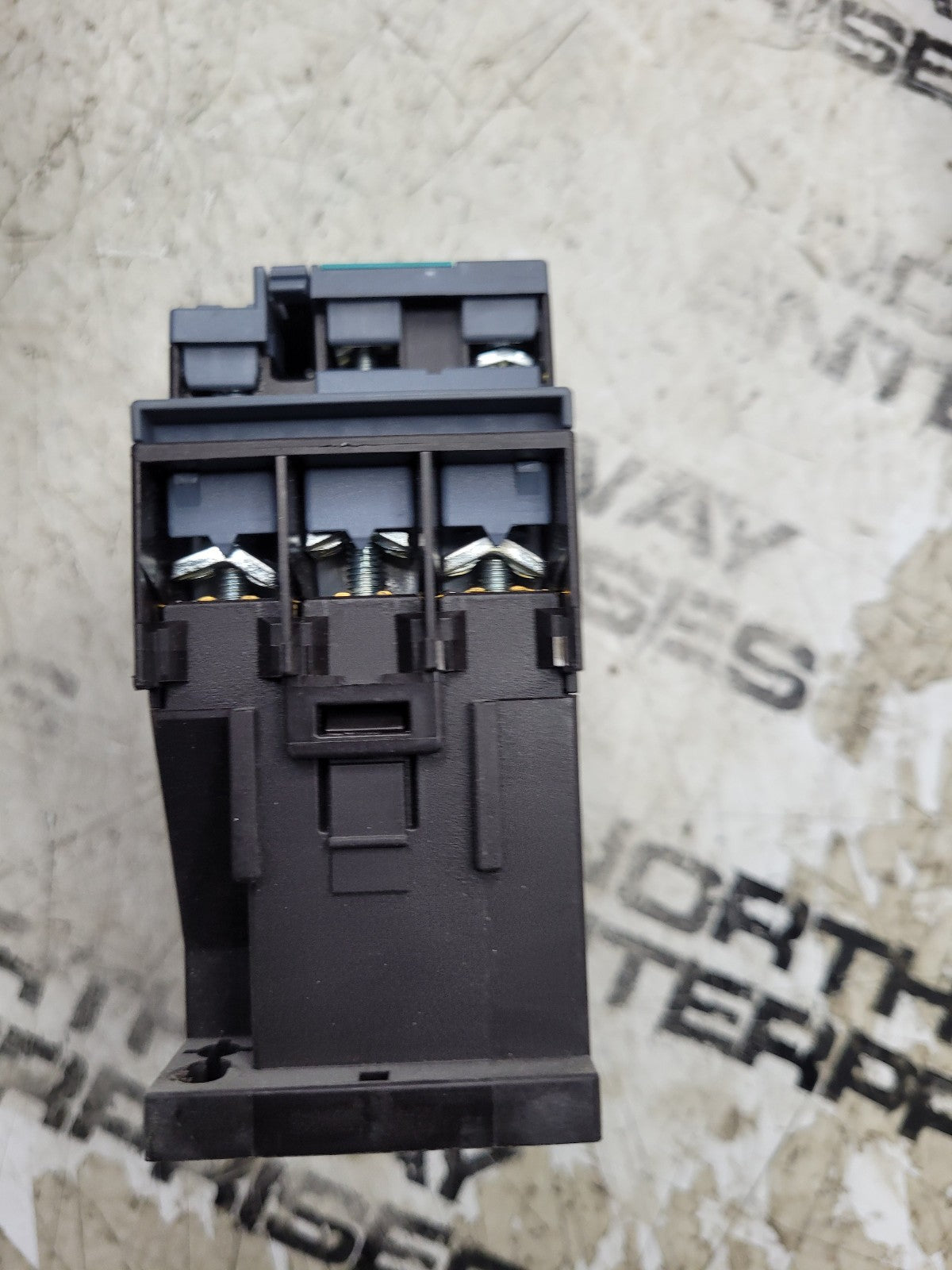 NEW 3RT2025-1AK60 3RT20251AK60 3 pole, 16 AMP contactor