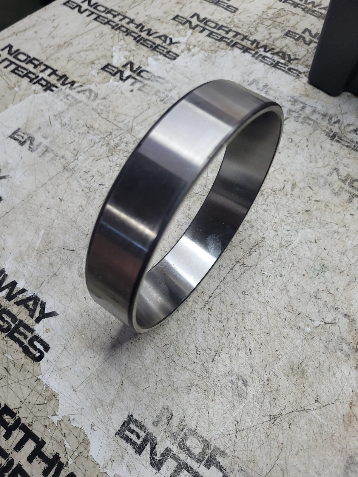 NEW E181281 181281 EUCLID HITACHI BEARING CUP