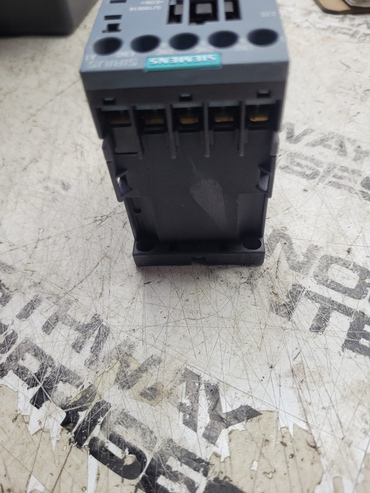 NEW 3RH2122-1AK60 SIEMENS CONTACTOR 10A