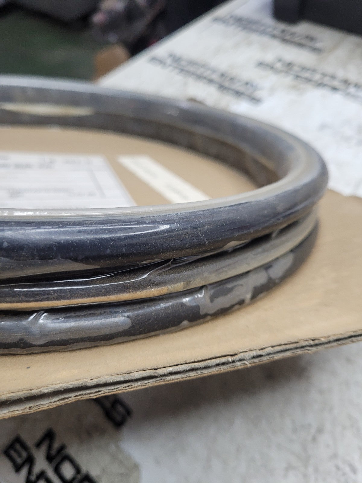 NEW 12569729 E12569729 LWD 76.97H-26 HN60 OIL SEAL