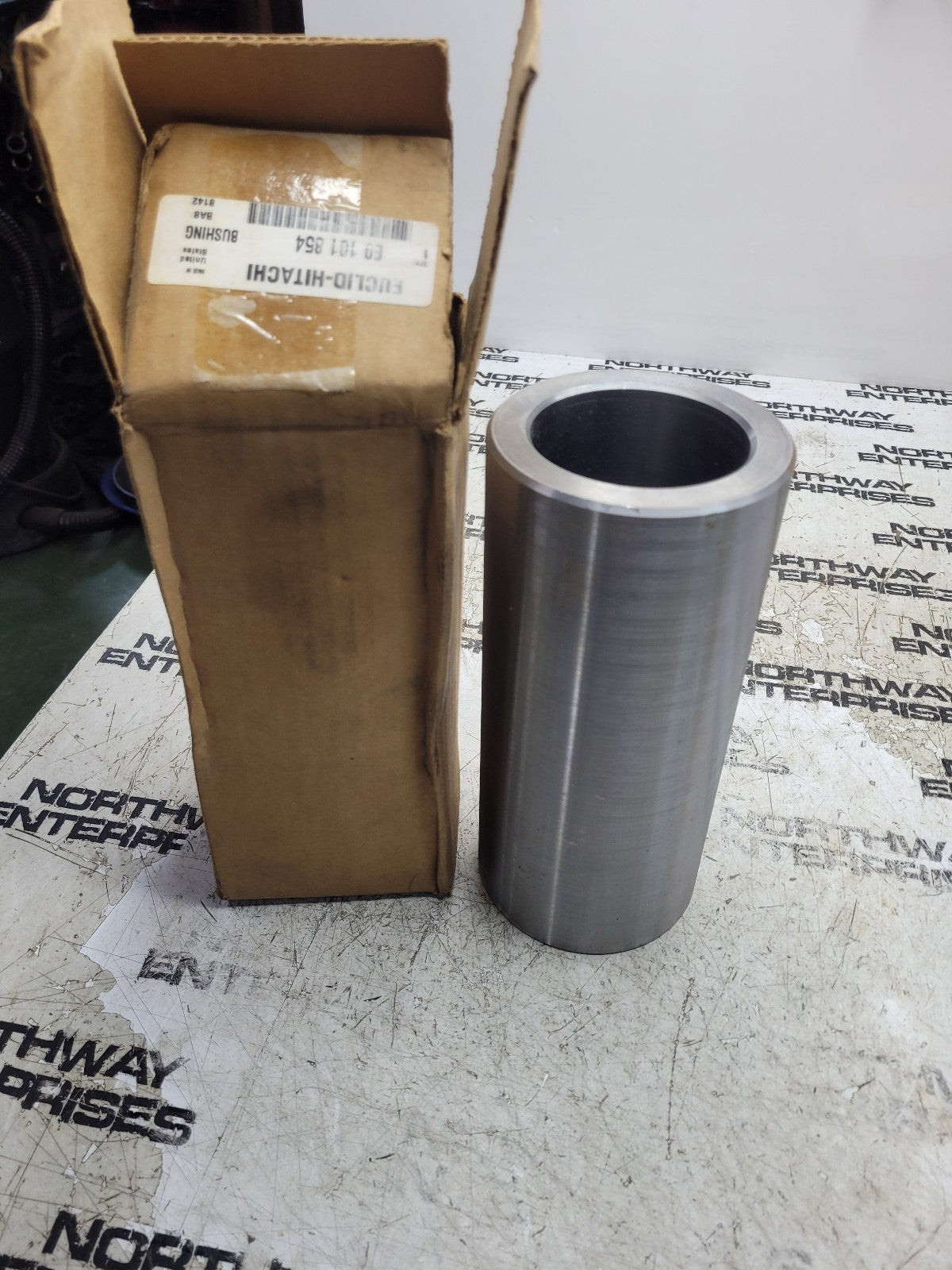 NEW E9101854 EUCLID HITACHI BUSHING 9101854