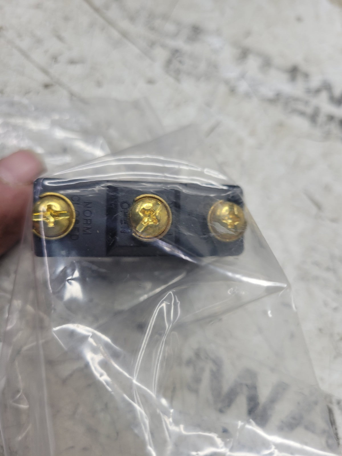 NEW BE-2RV-A4 BE2RVA4 MICRO SWITCH 25 A 1HP 125VAC BLACK
