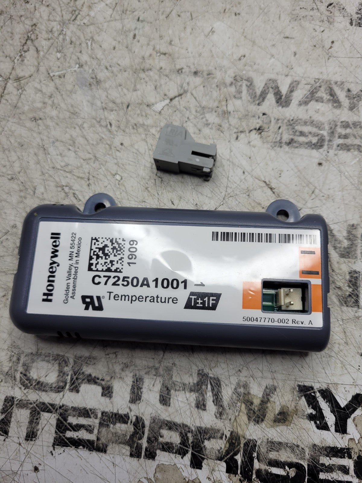 NEW HONEYWELL C7250A1001 C7250A-1001 Temperature Sensor for Mixed or Di