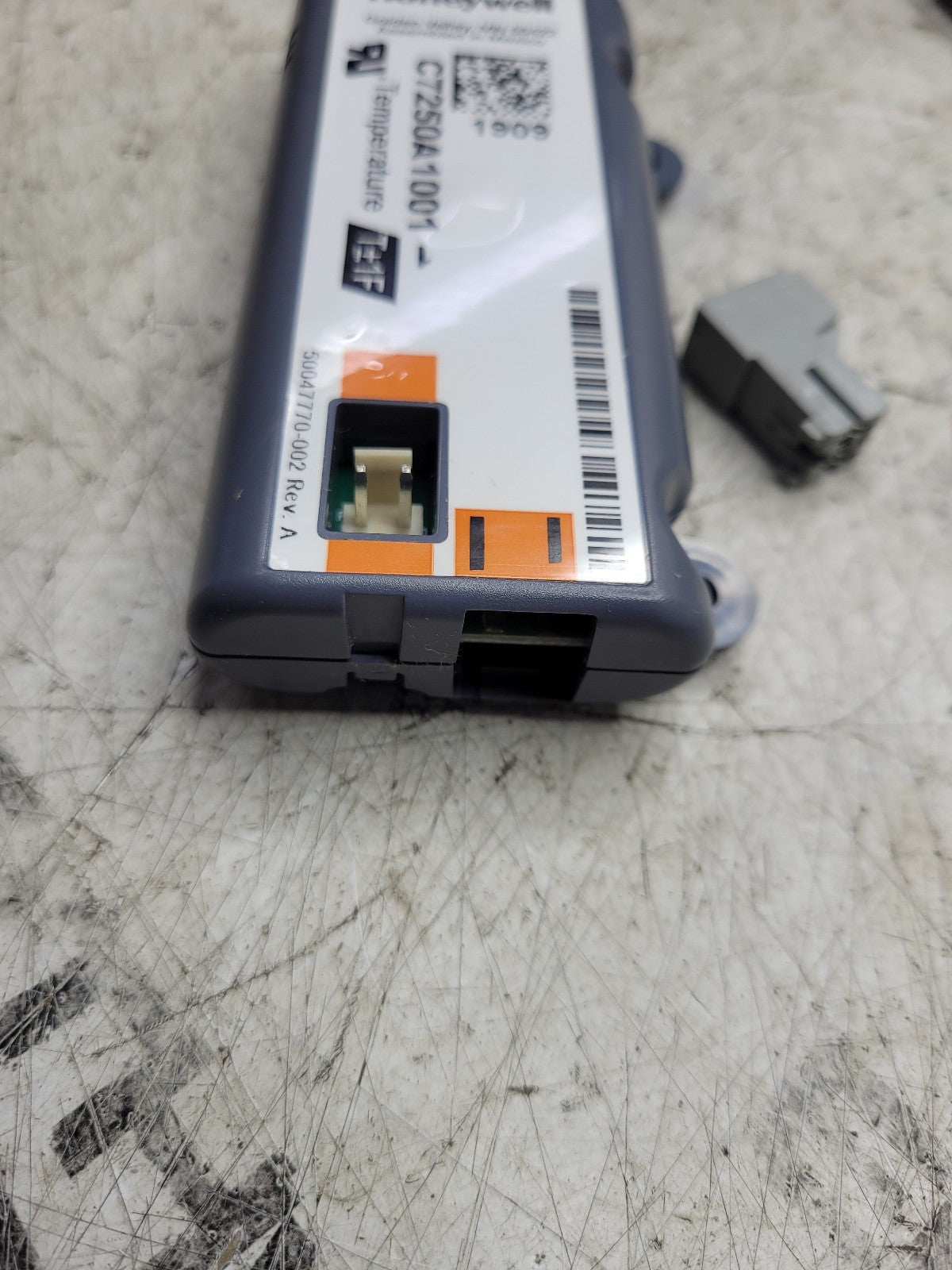 NEW HONEYWELL C7250A1001 C7250A-1001 Temperature Sensor for Mixed or Di