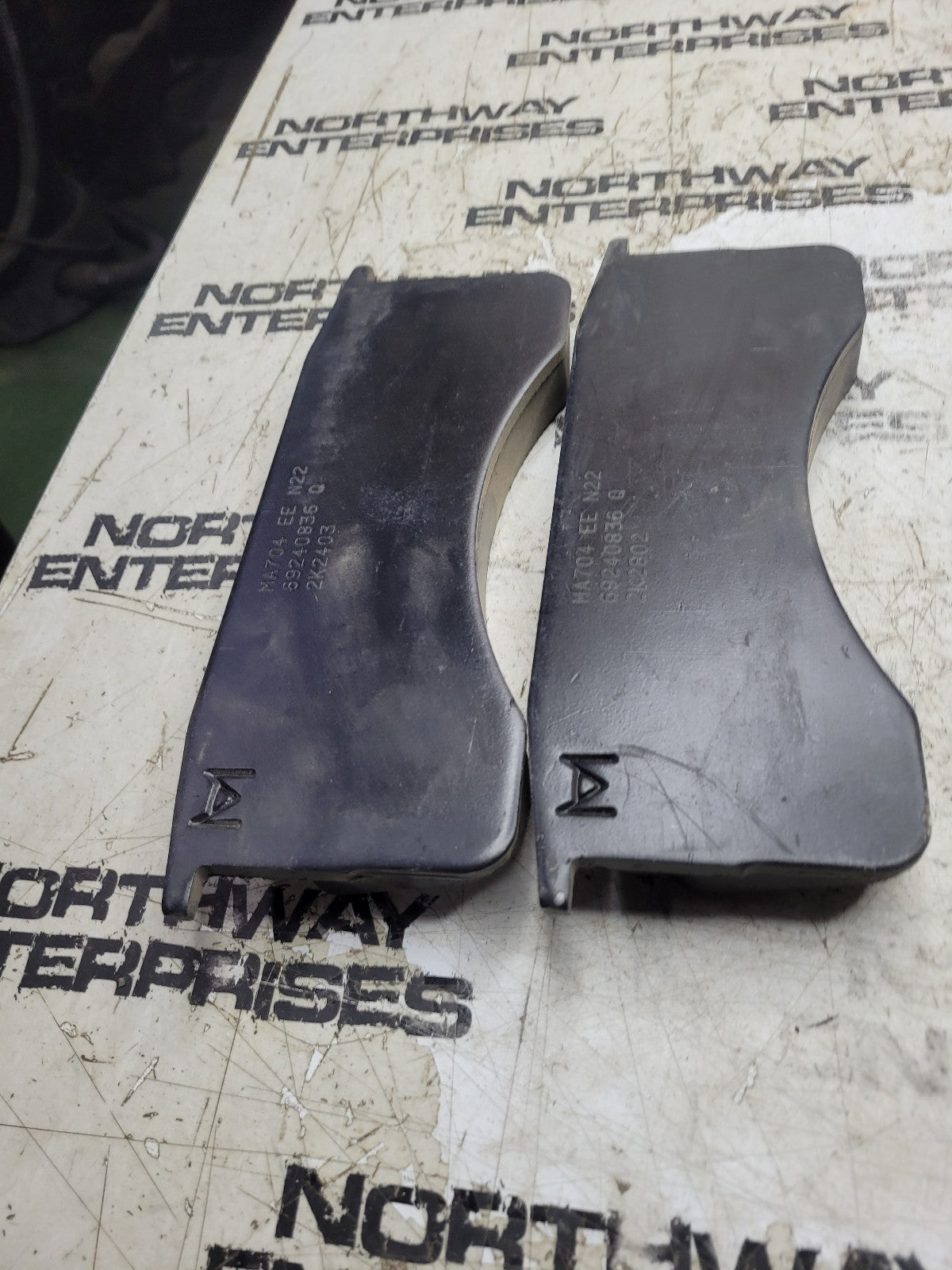 New Meritor KITD769704HWD 9c4z-2001-b Disc Brake Pad Kit *MISSING 2 PADS*