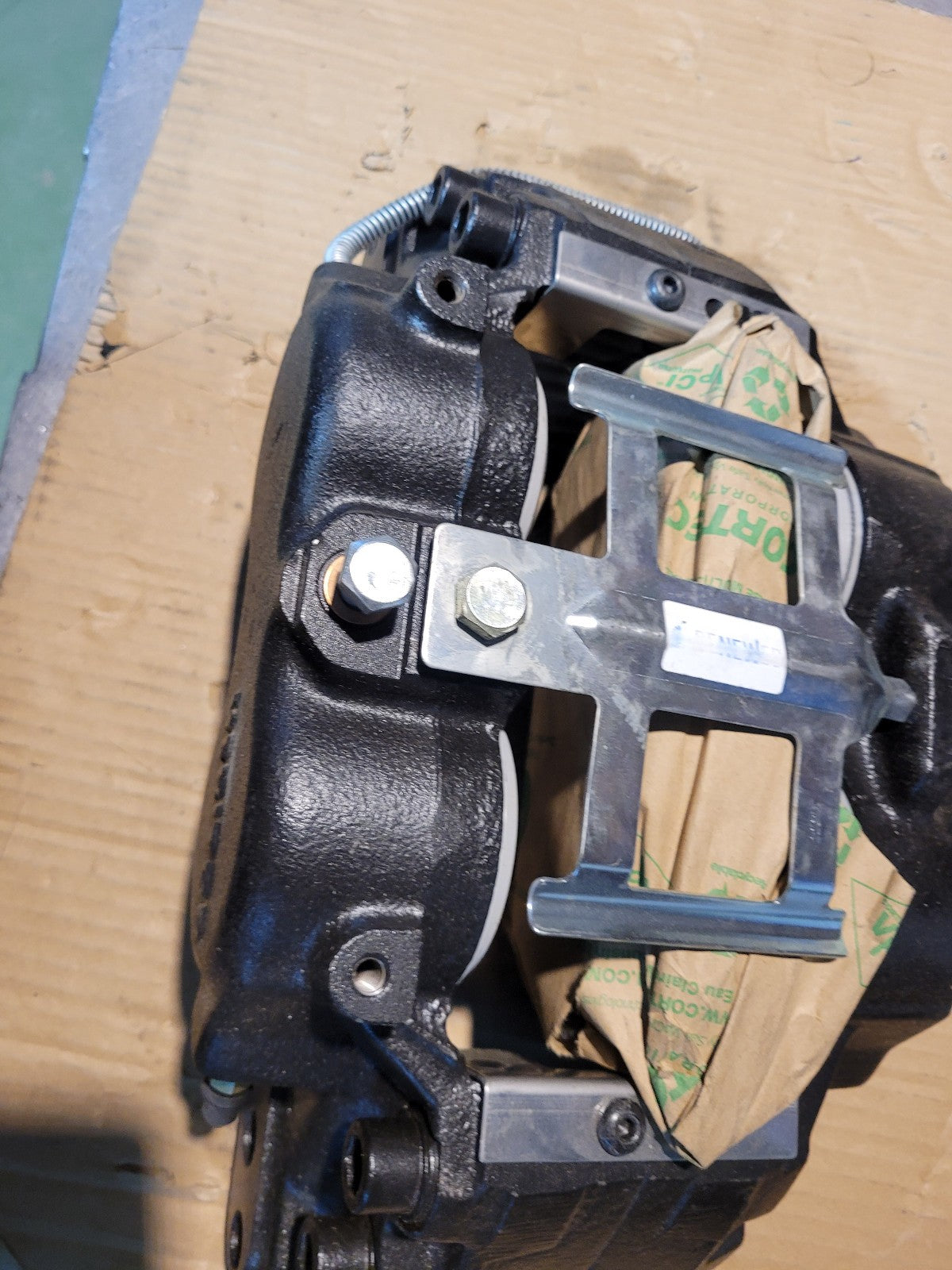 NEW 5011305R91 REMAN BRAKE CALIPER LH REAR