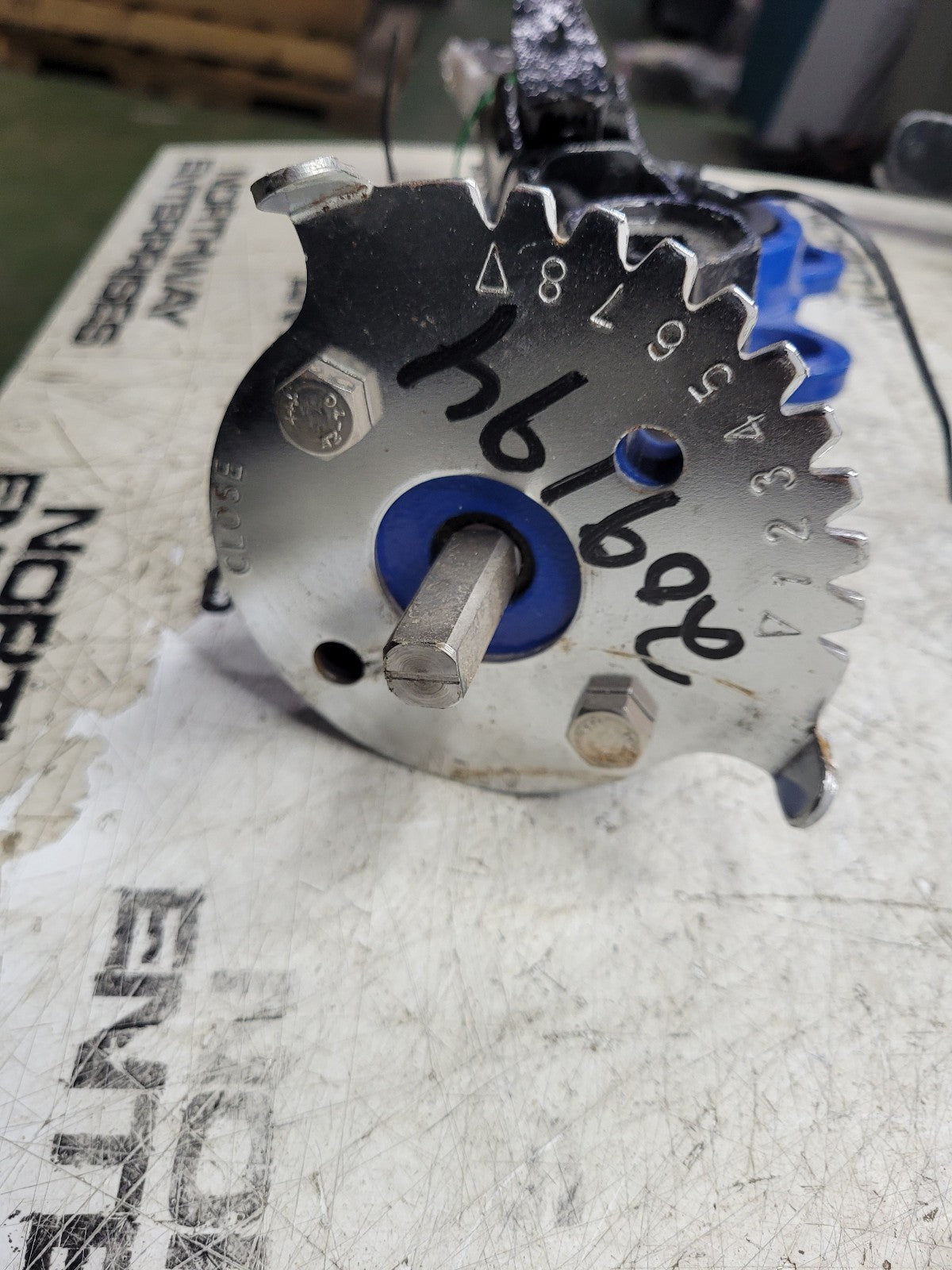 NEW FLOW 02B2445353 DI SS17.4 CF8M EPDM 250PSIG BUTTERFLY VALVE
