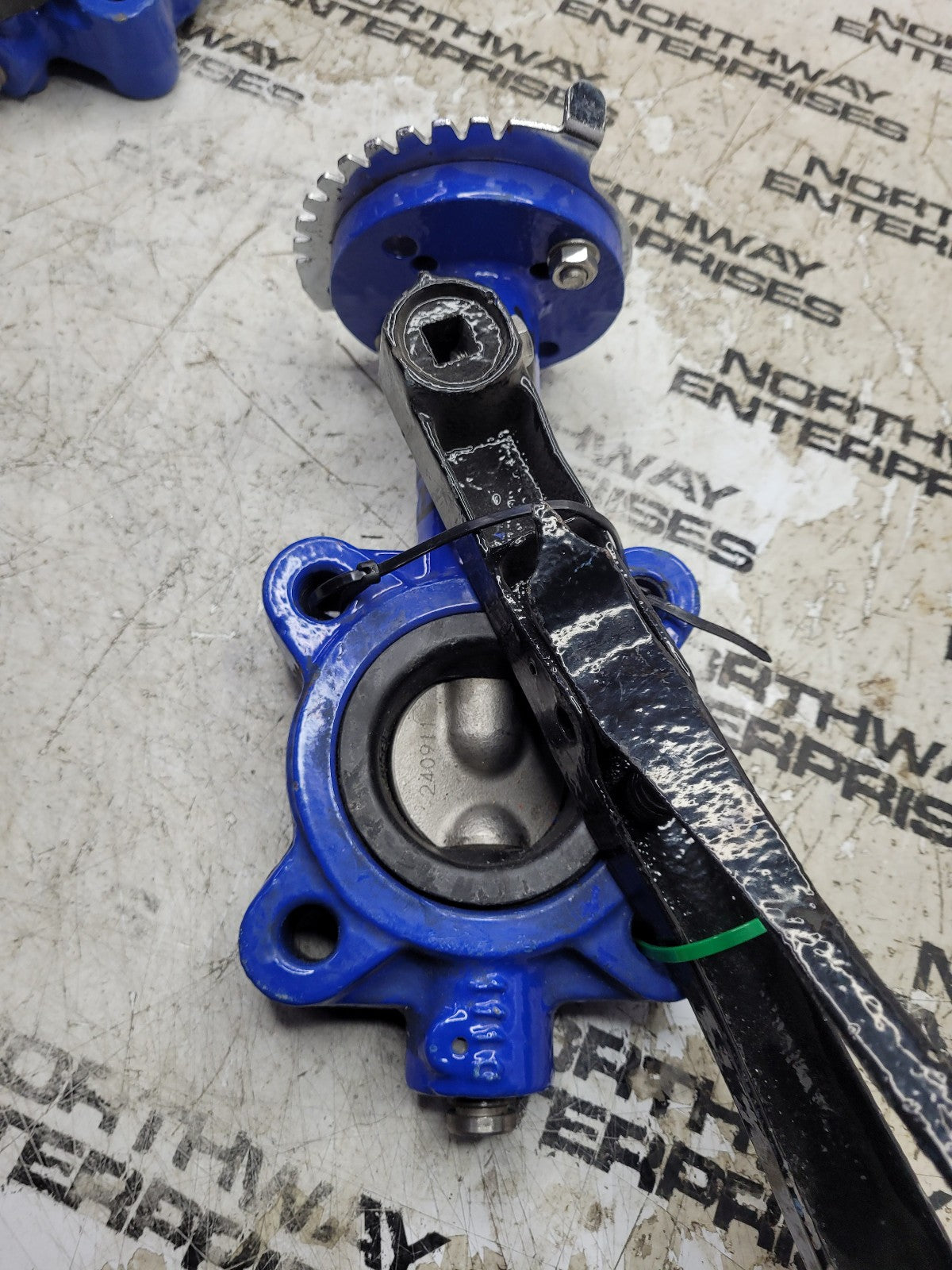 NEW FLOW 02C2245353 DI SS17.4PH CF8M EPDM 285PSIG MANUAL BUTTERFLY VALVE