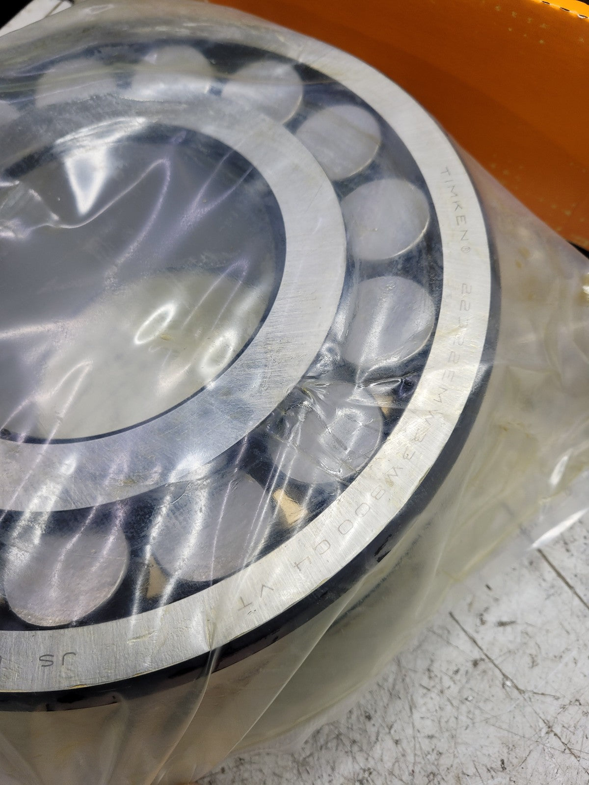 NEW 22322EMW33W800C4 110x240x80mm Timken Spherical Roller Bearing