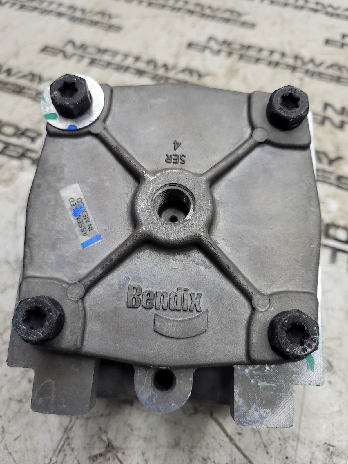 NEW Genuine Bendix R12 Relay Valve 803115