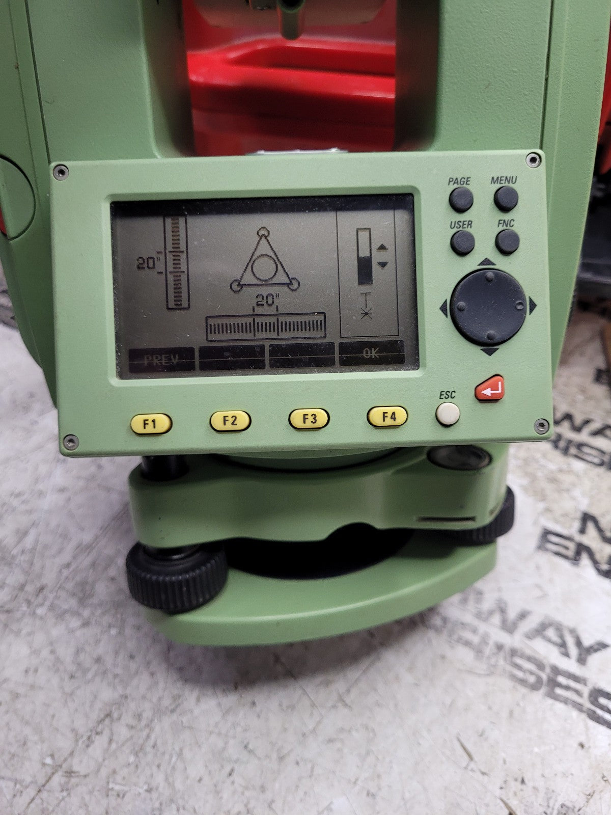 USED TC403 LEICA TOTAL STATION