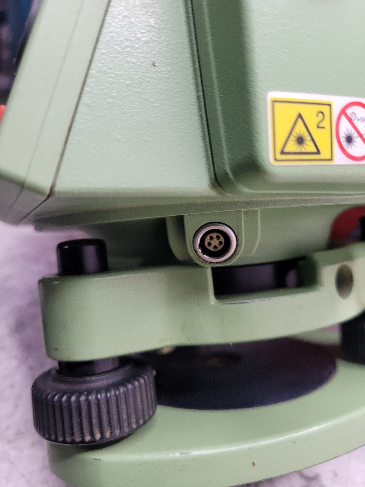 USED TC403 LEICA TOTAL STATION