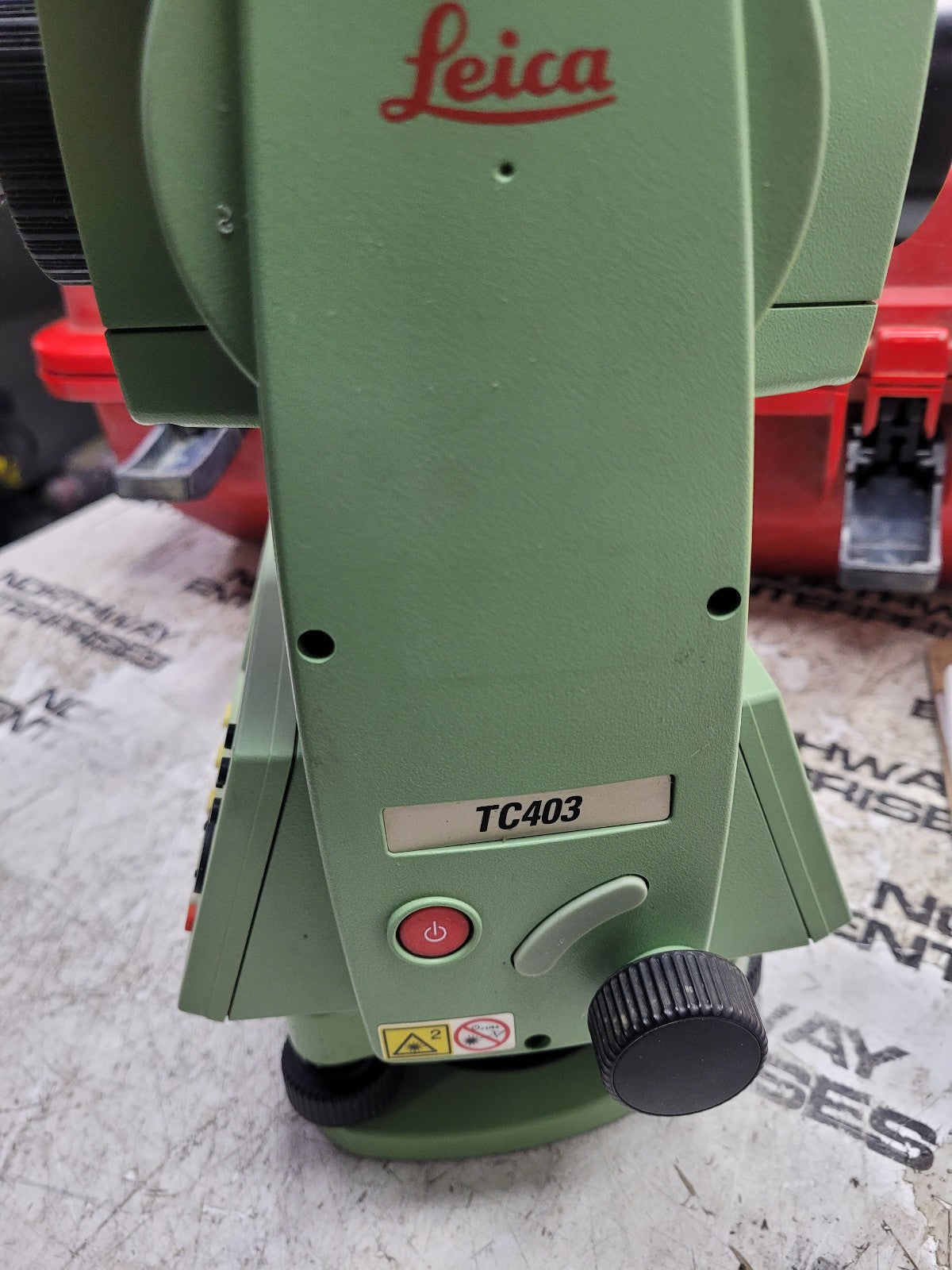 USED TC403 LEICA TOTAL STATION