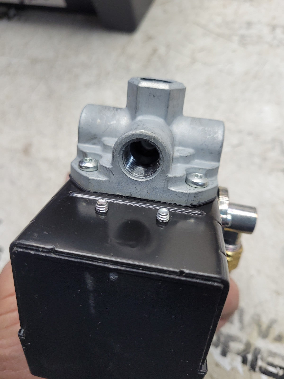 NEW INGERSOLL RAND # 56288020-01 PRESSURE SWITCH