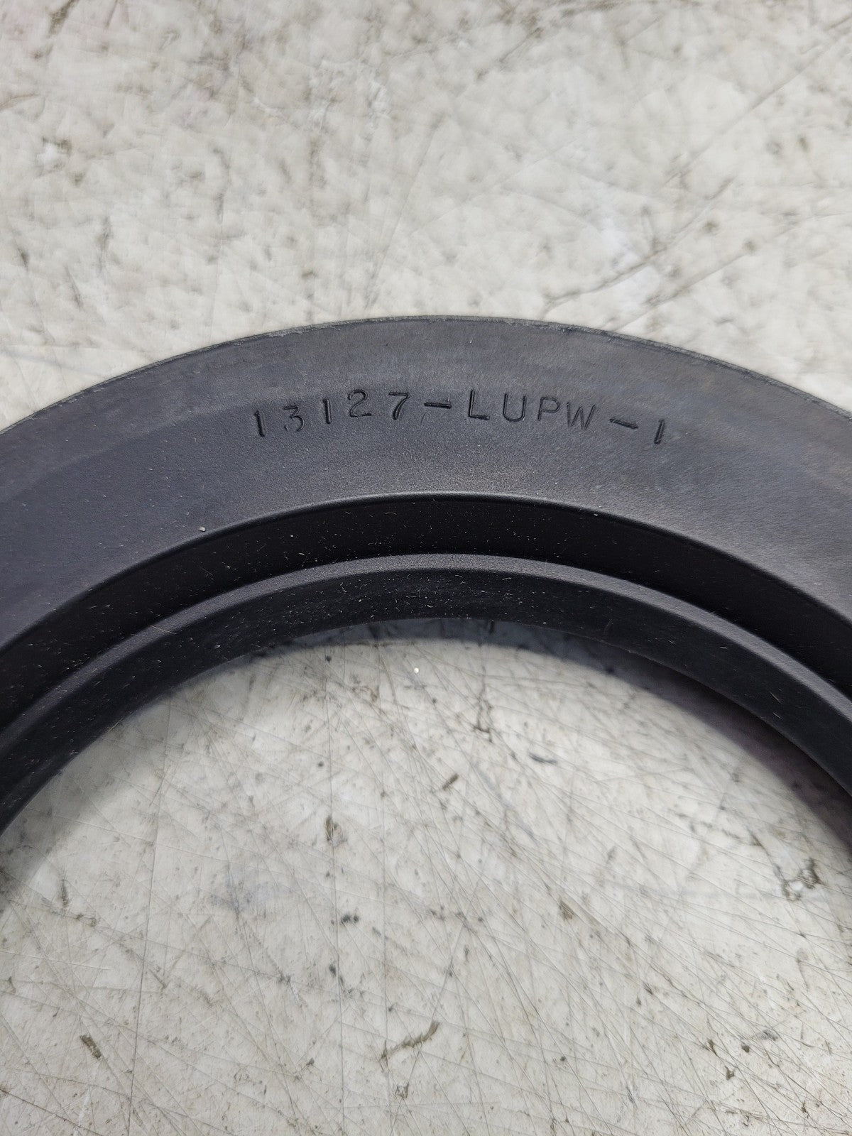 NEW 13127 H1L5 PARKER 13127 H1L5 (LUPW NBR 4 X 5.75 X .656)