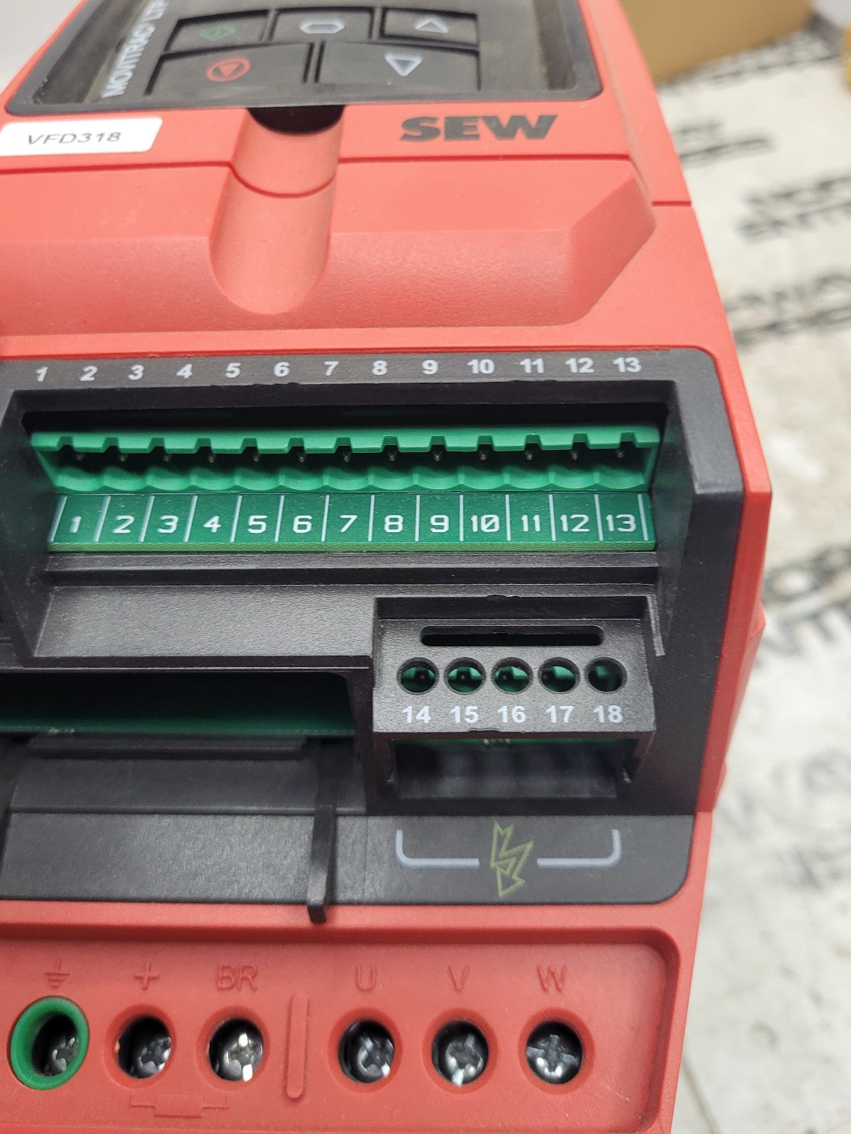 SEW 18251412 MCLTPB00085A3400 MOVITRAC LTP-B DRIVE