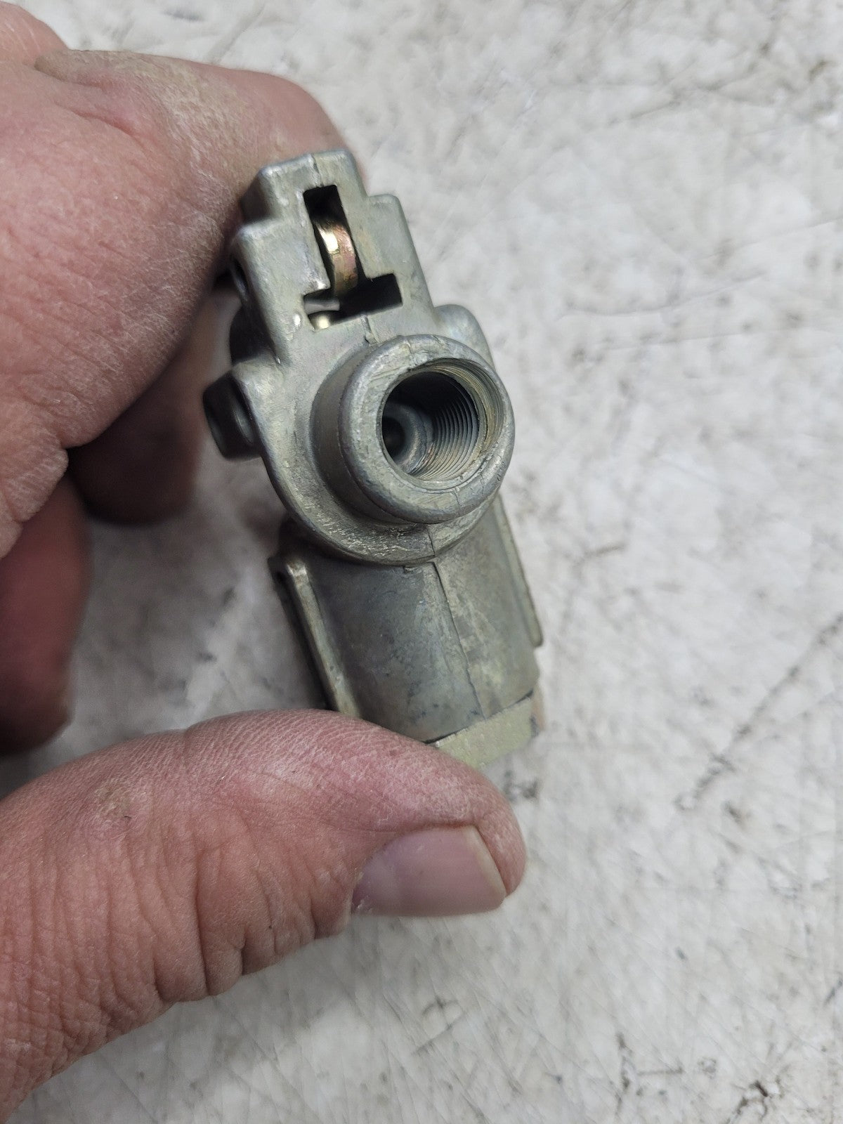 NEW EUCLID E9190127 9190127 VALVE