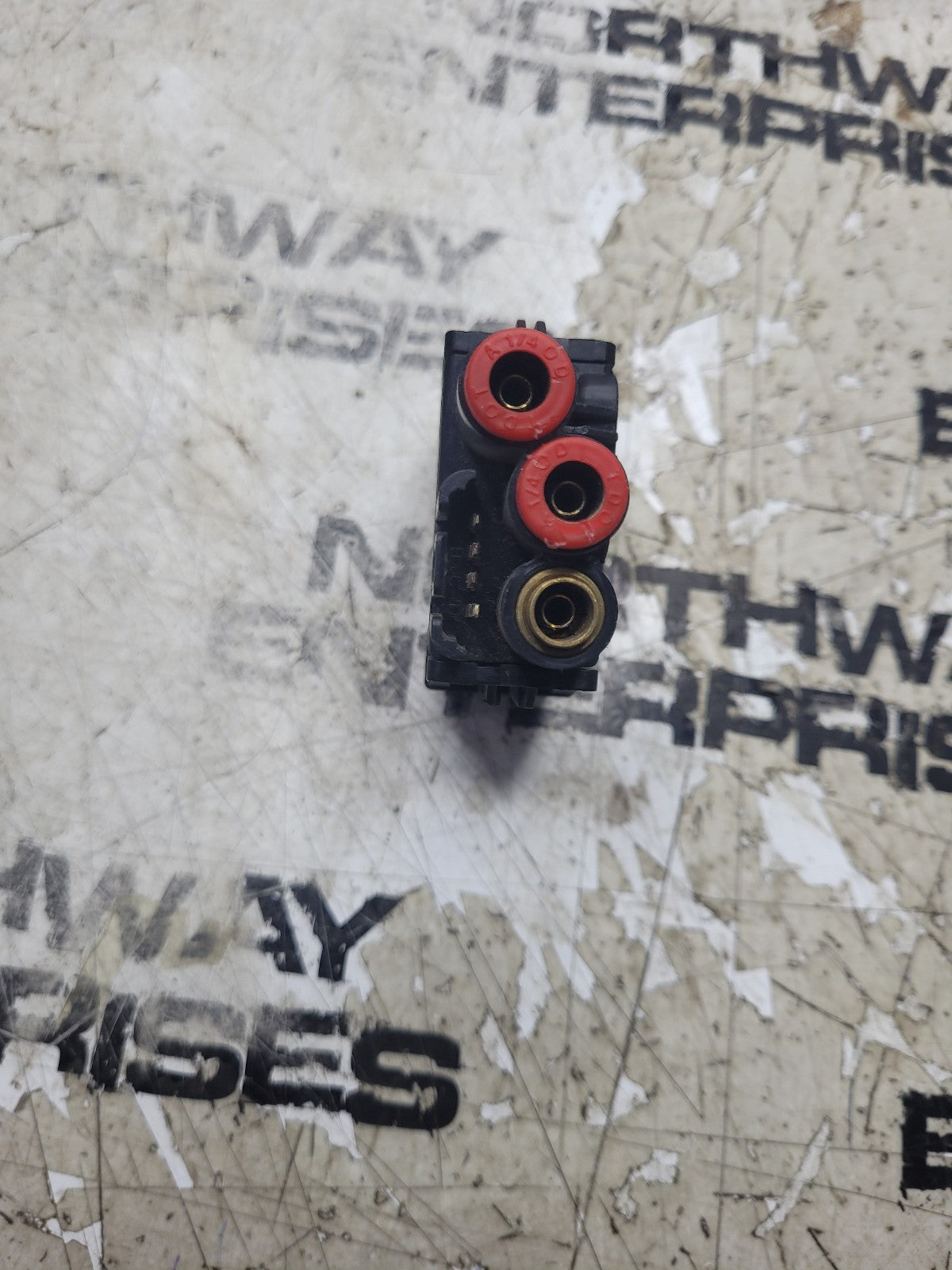 Interaxle Differential Air Valve Switch G90-1131-001