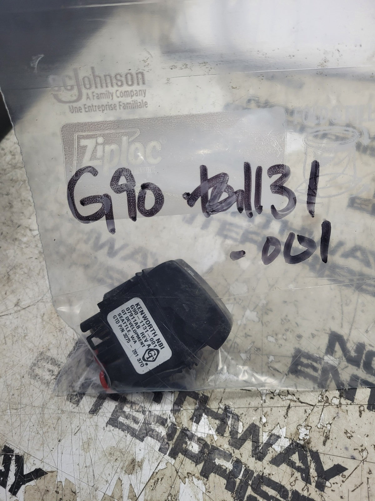 Interaxle Differential Air Valve Switch G90-1131-001