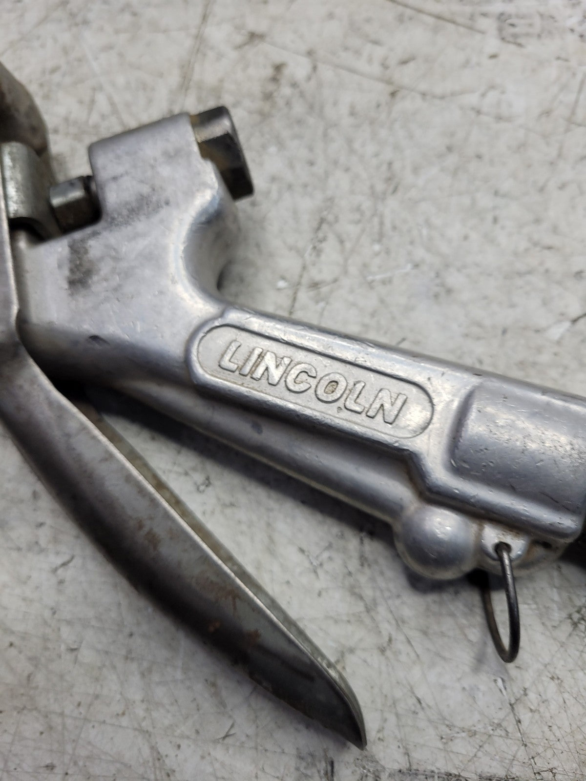 USED Lincoln Industrial 82906 Non-Metered Control Valve, ½" NPT, 1,000 psi