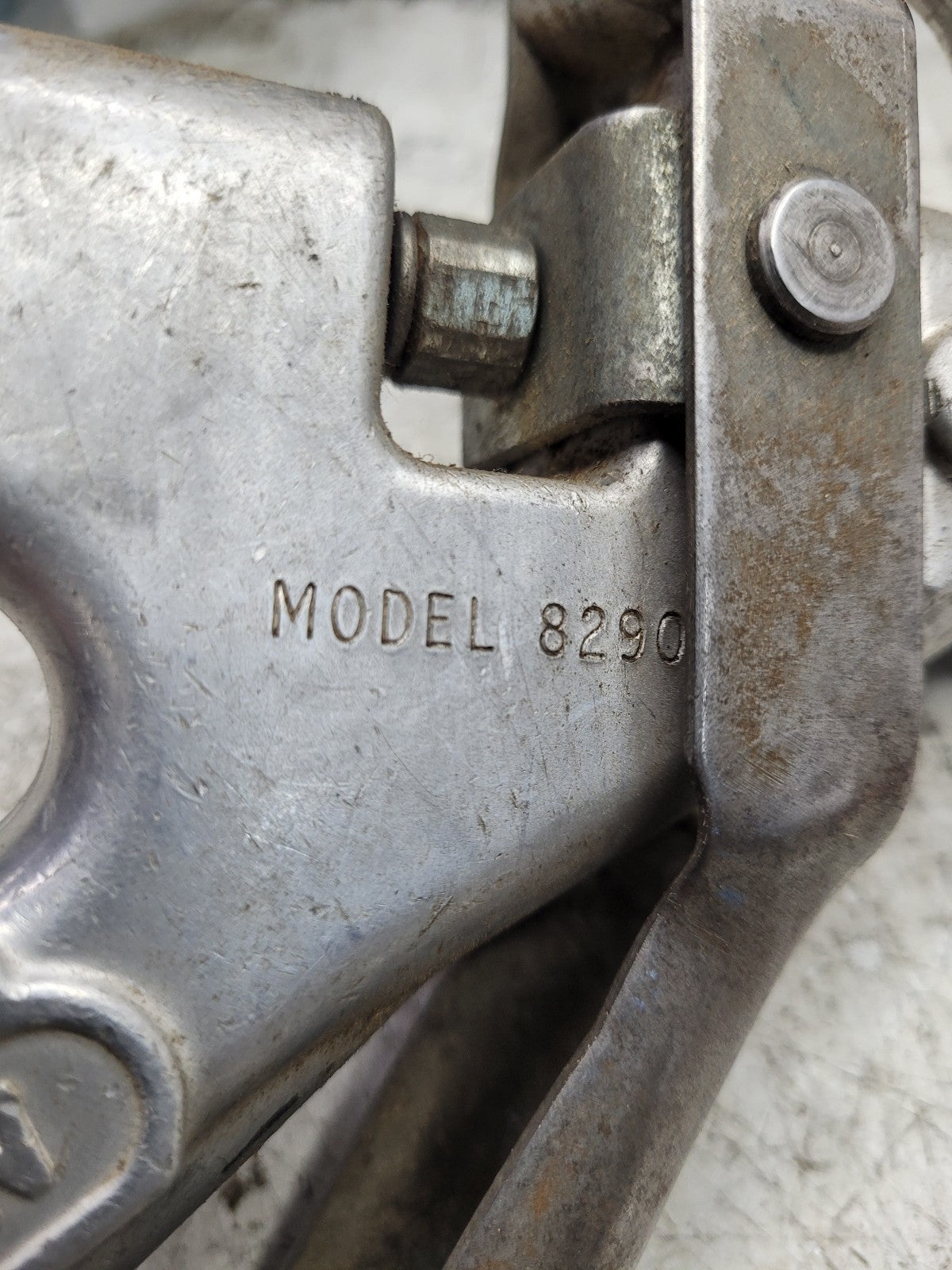 USED Lincoln Industrial 82906 Non-Metered Control Valve, ½" NPT, 1,000 psi