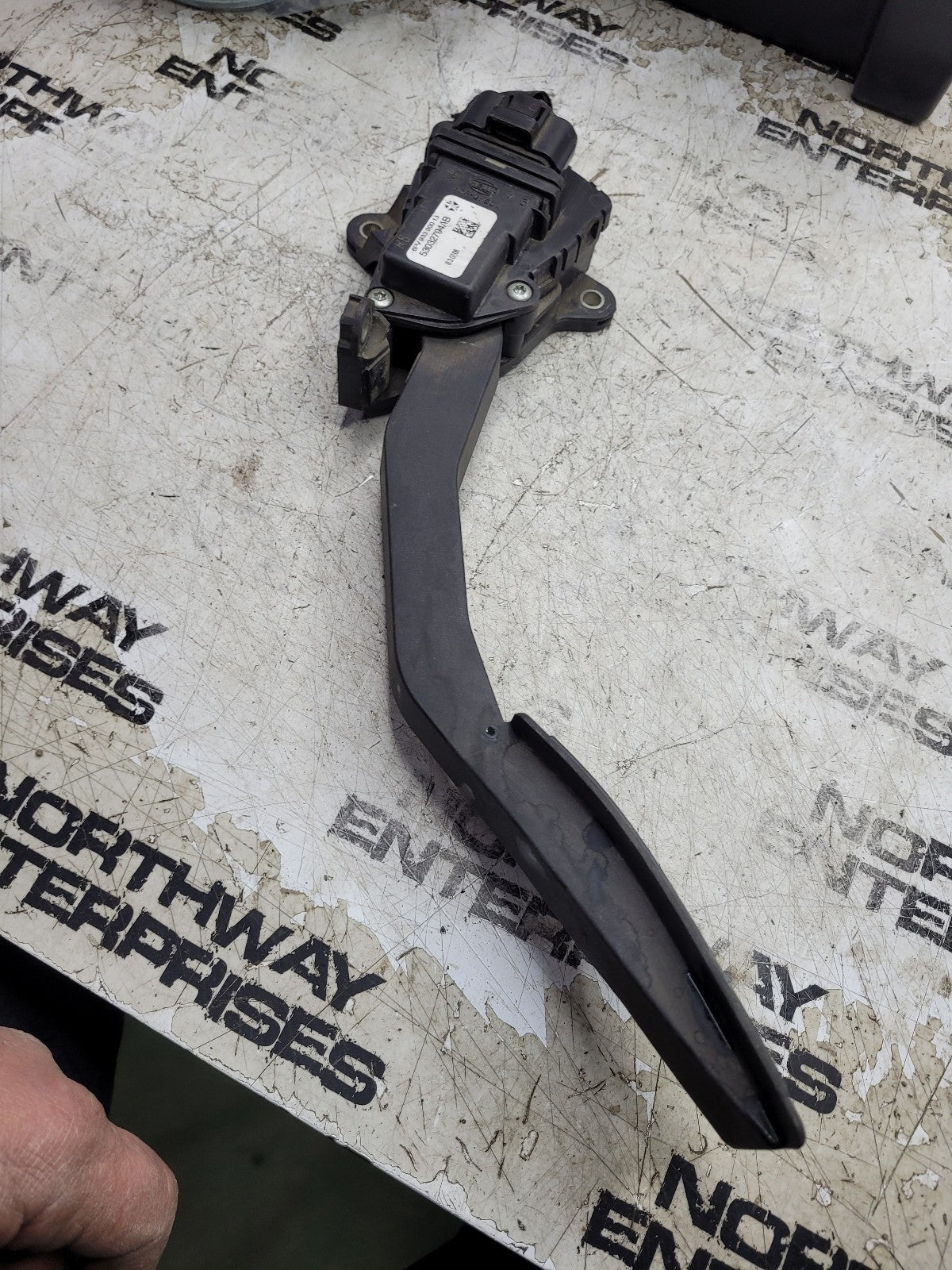 USED 53032794AB THROTTLE PEDAL