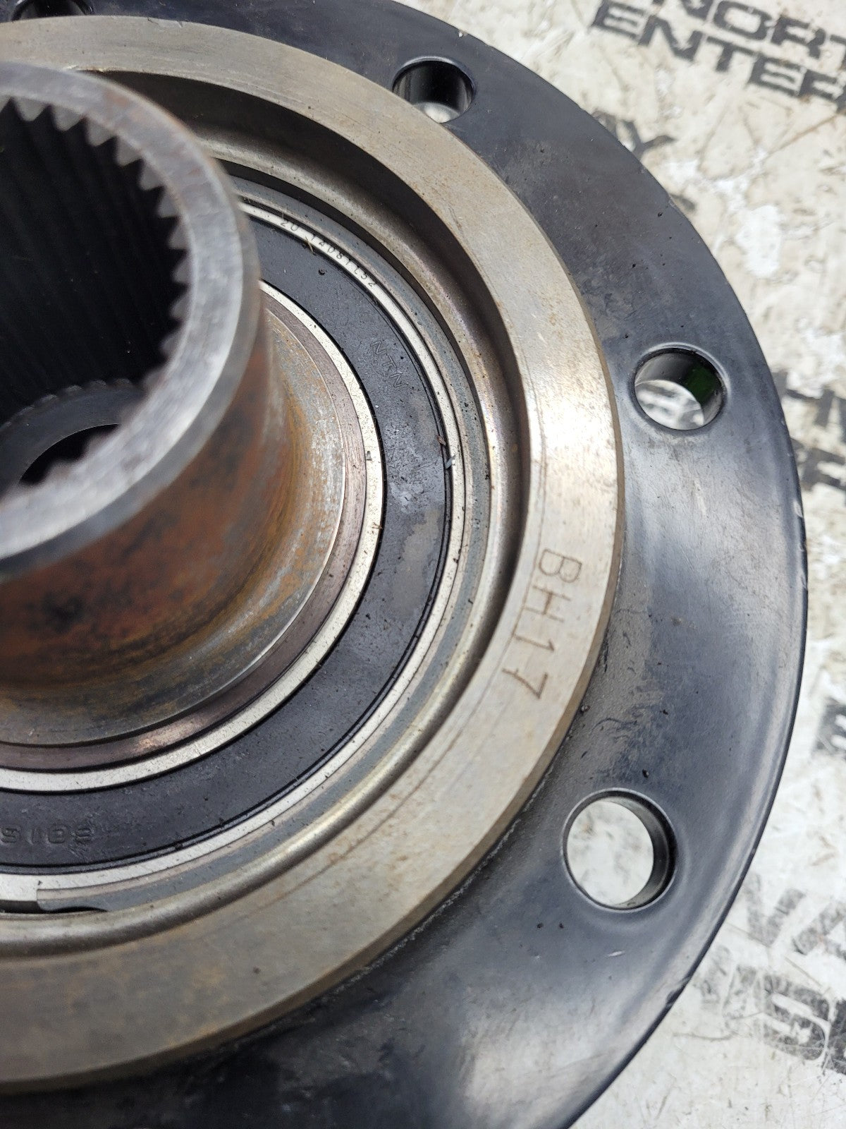 FABCO WARN LOCKING HUB PLN ENC UNITISED WHEEL HUB BH17
