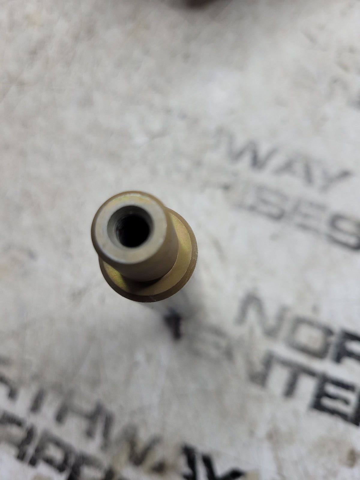 NEW OLD STOCK FSCM 34374 PIN TRUNION NOSE 3-41680-1
