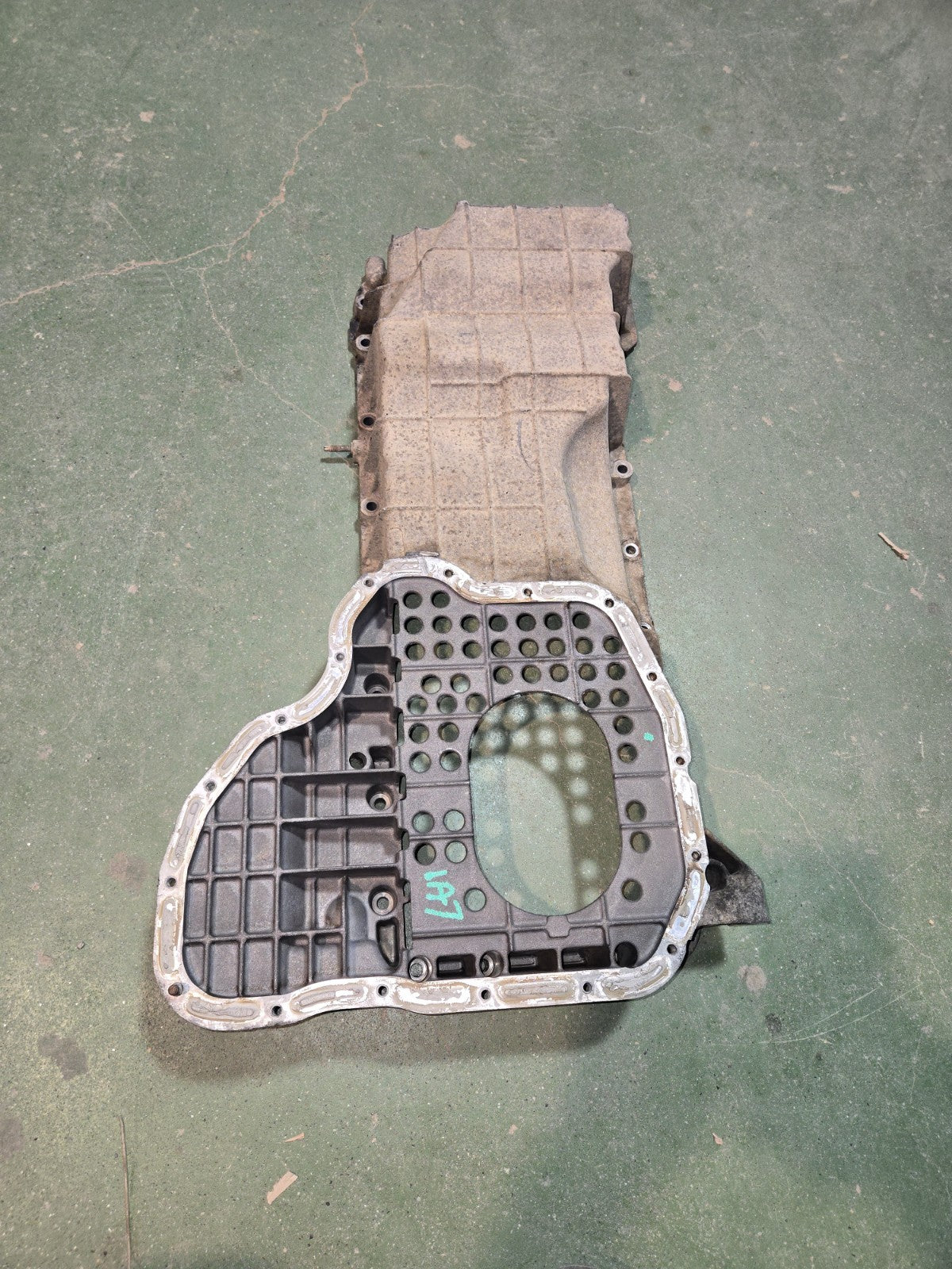 2001-2010 6.6L Duramax Diesel LB7 LLY LBZ LMM Upper Engine Oil Pan 898005231