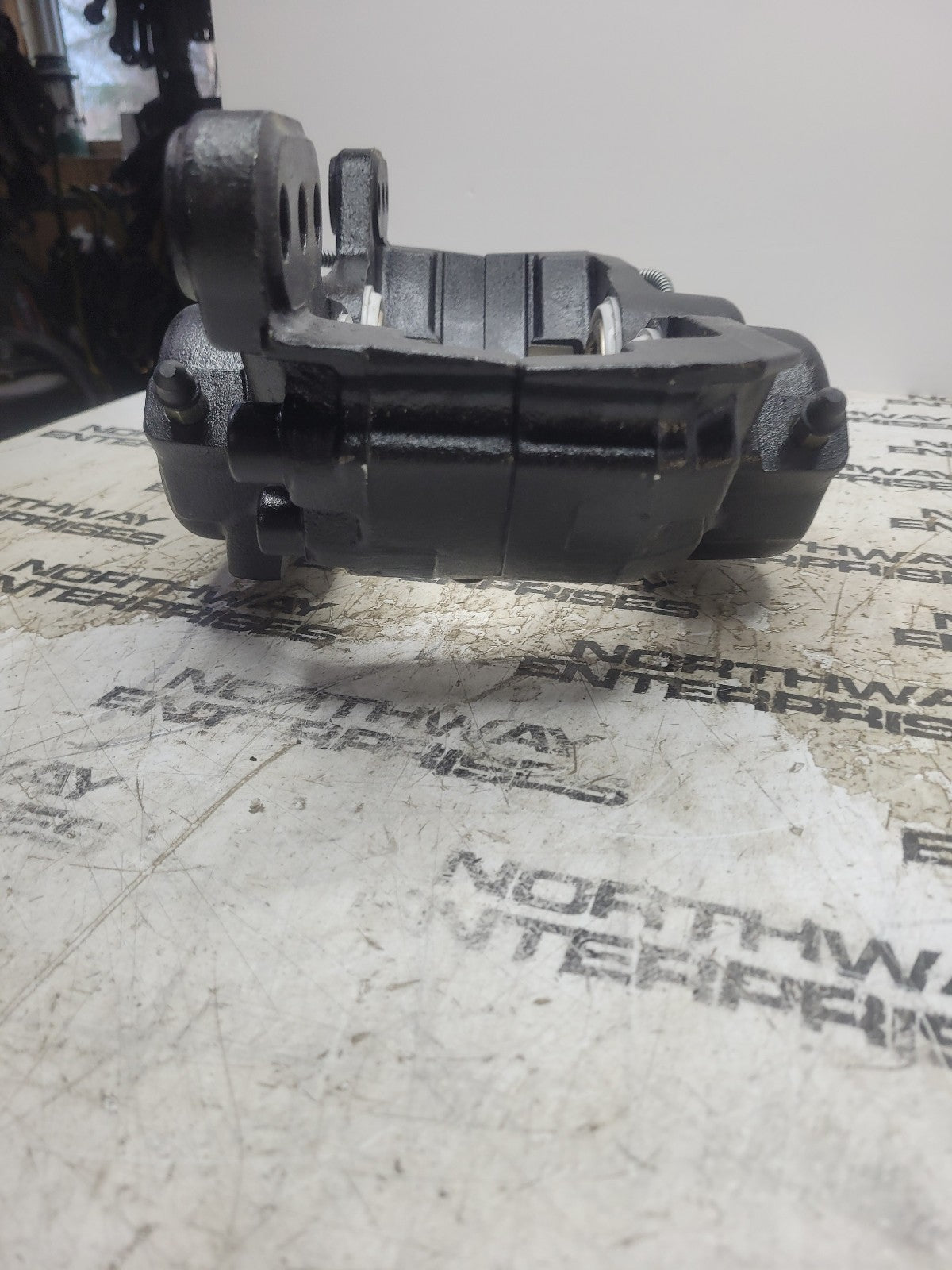 NEW CALIPER, REMAN LH FRT/RH RR, 5011304R91