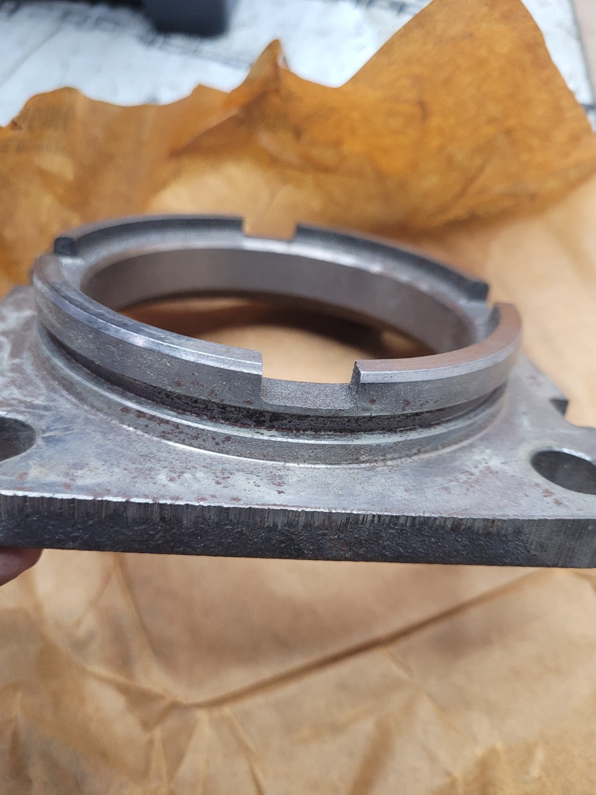 NEW Dana Spicer Bearing Cap P/N: 231818