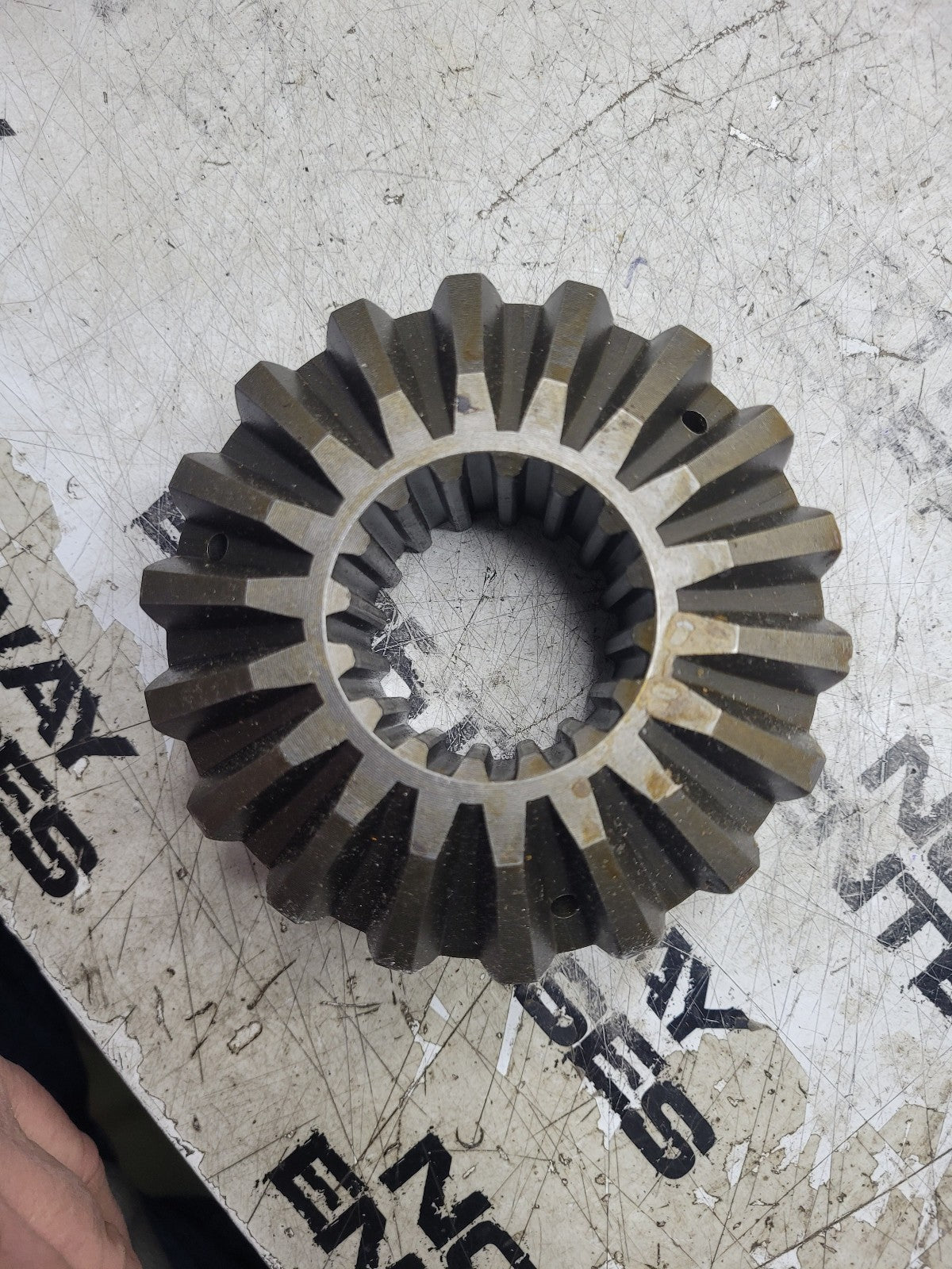 NEW 2107045 Clark Equipment Co: SIDE GEAR 16SPL 1390/BD50