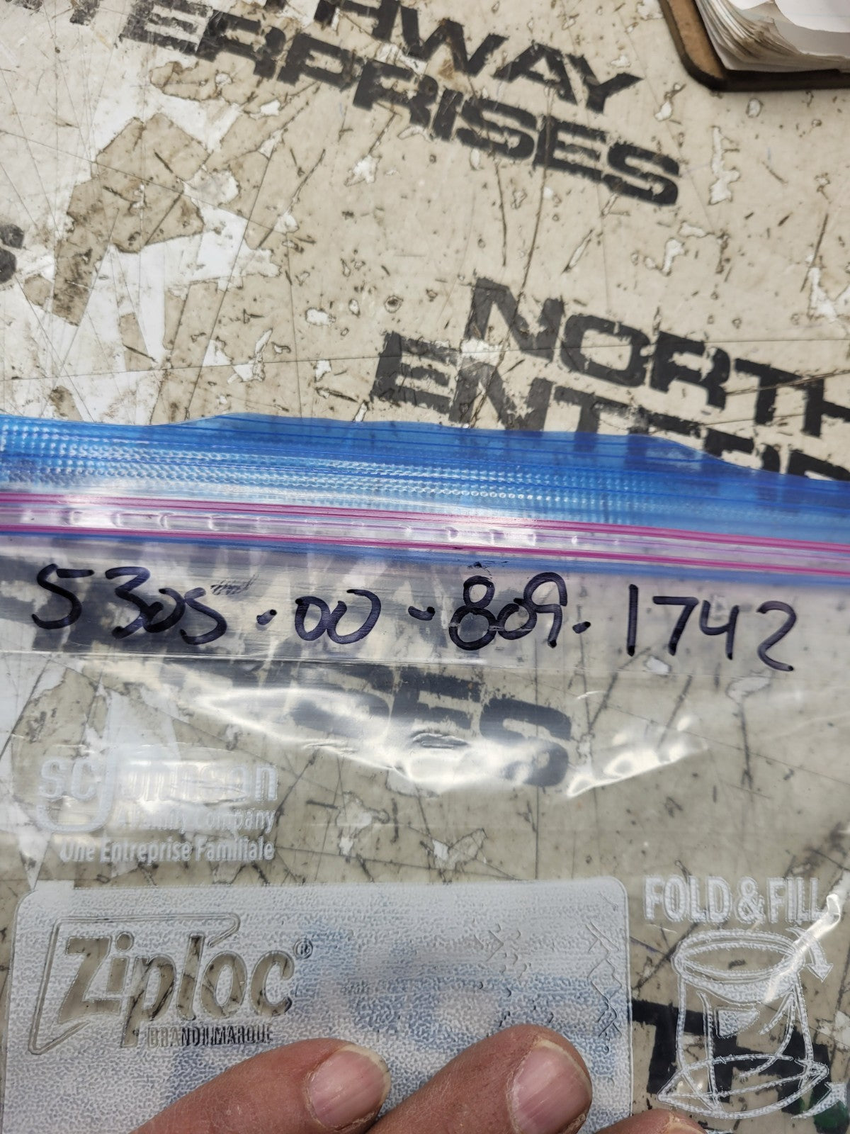 NEW OLD STOCK LOT OF 50 SCREWS 5305-00-809-1742 51B334-8
