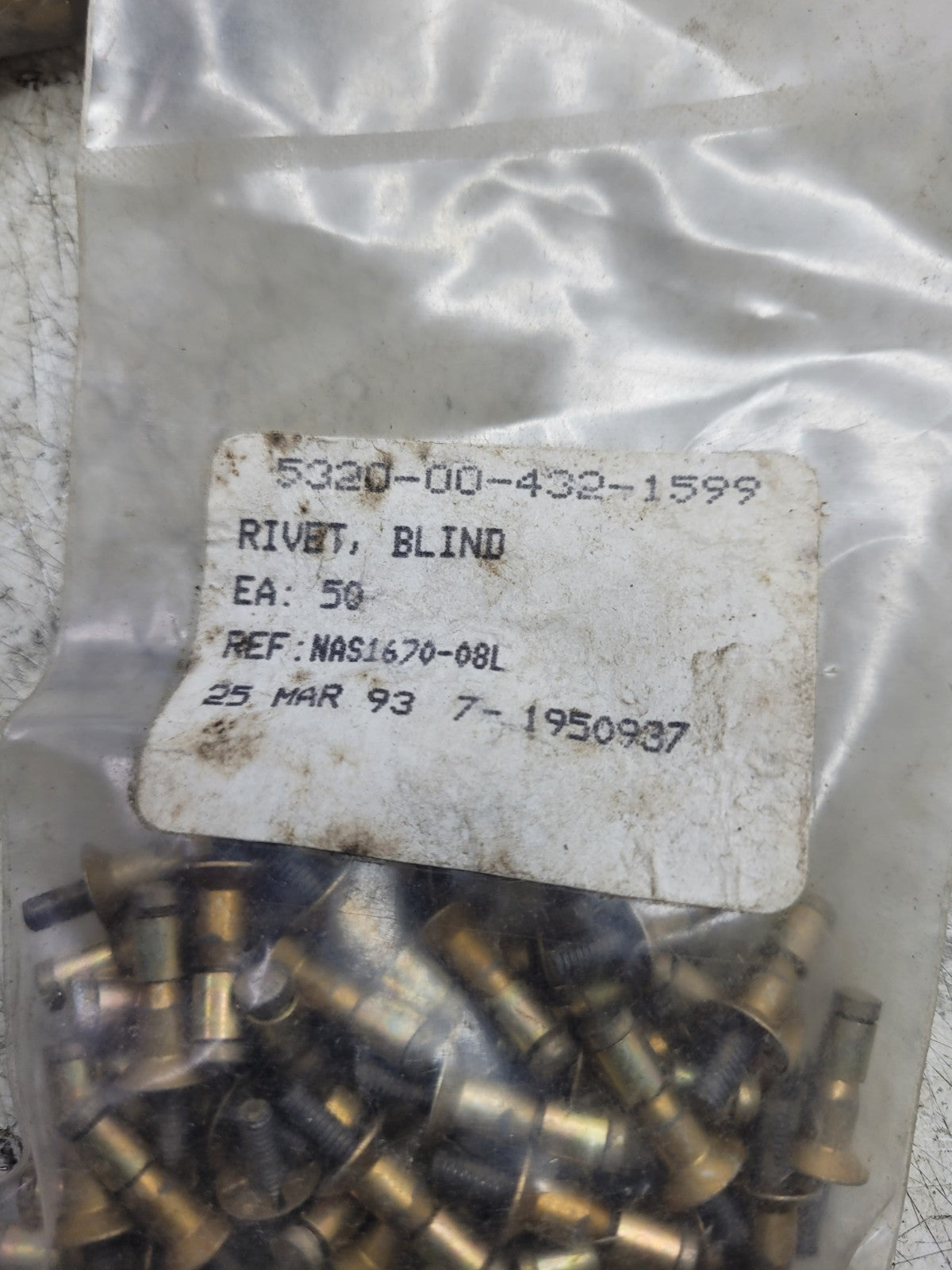 NEW OLD STOCK LOT OF 200 BLIND RIVET 5320-00-432-1599 / NAS1670-08L