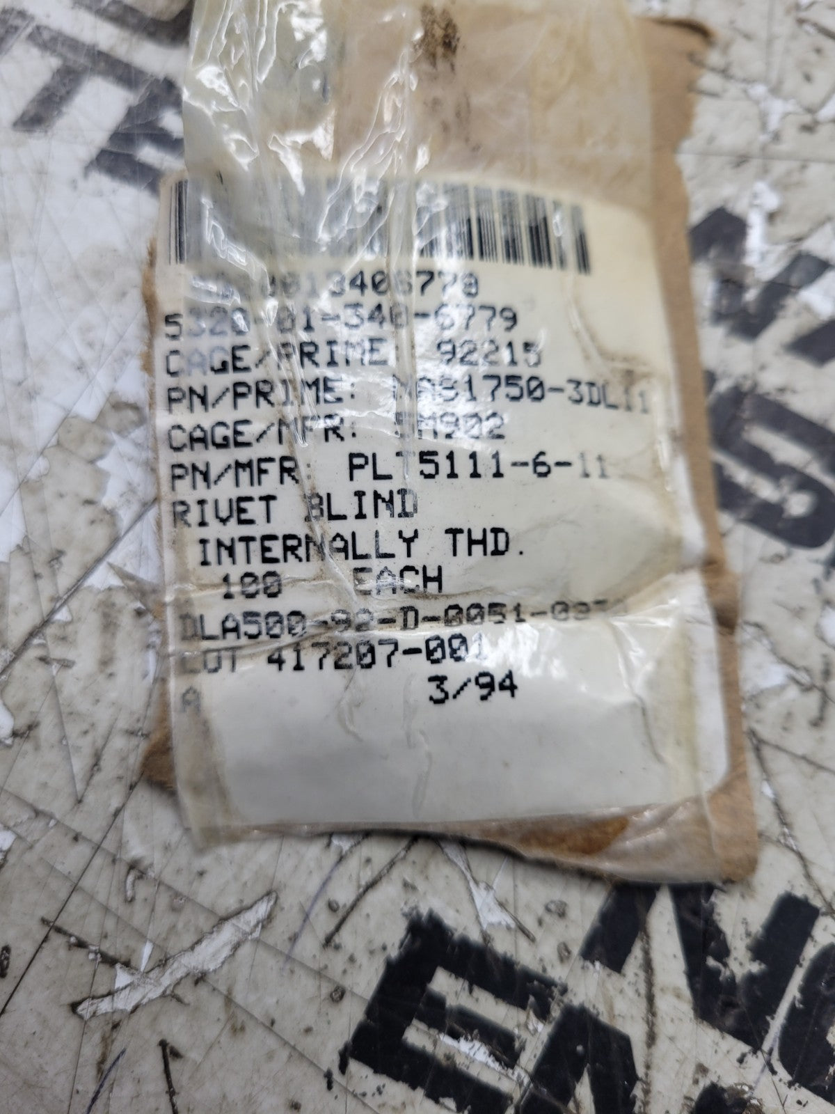 NEW OLD STOCK LOT OF 200PC 5320-00-842-6354 / DLA500-83-P-S702 RIVET