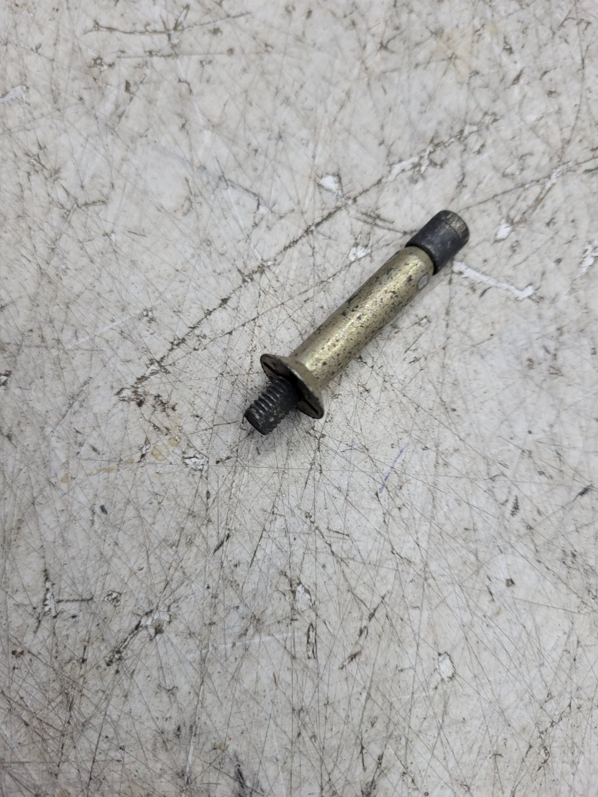 NEW OLD STOCK LOT OF 200 PC RIVETS 5320-01-251-0947 / PLT114-8-16 JO-BOLT