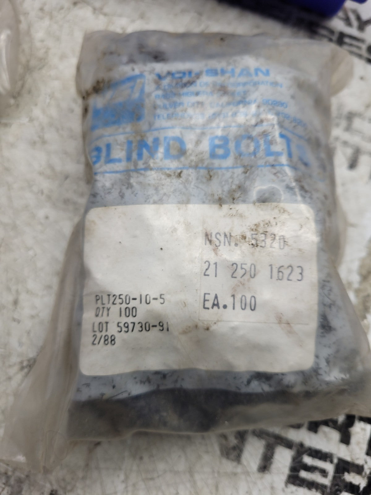 NEW OLD STOCK LOT OF 200 PC RIVETS PLT250-10-5 / NSN 5320-21-250-1623